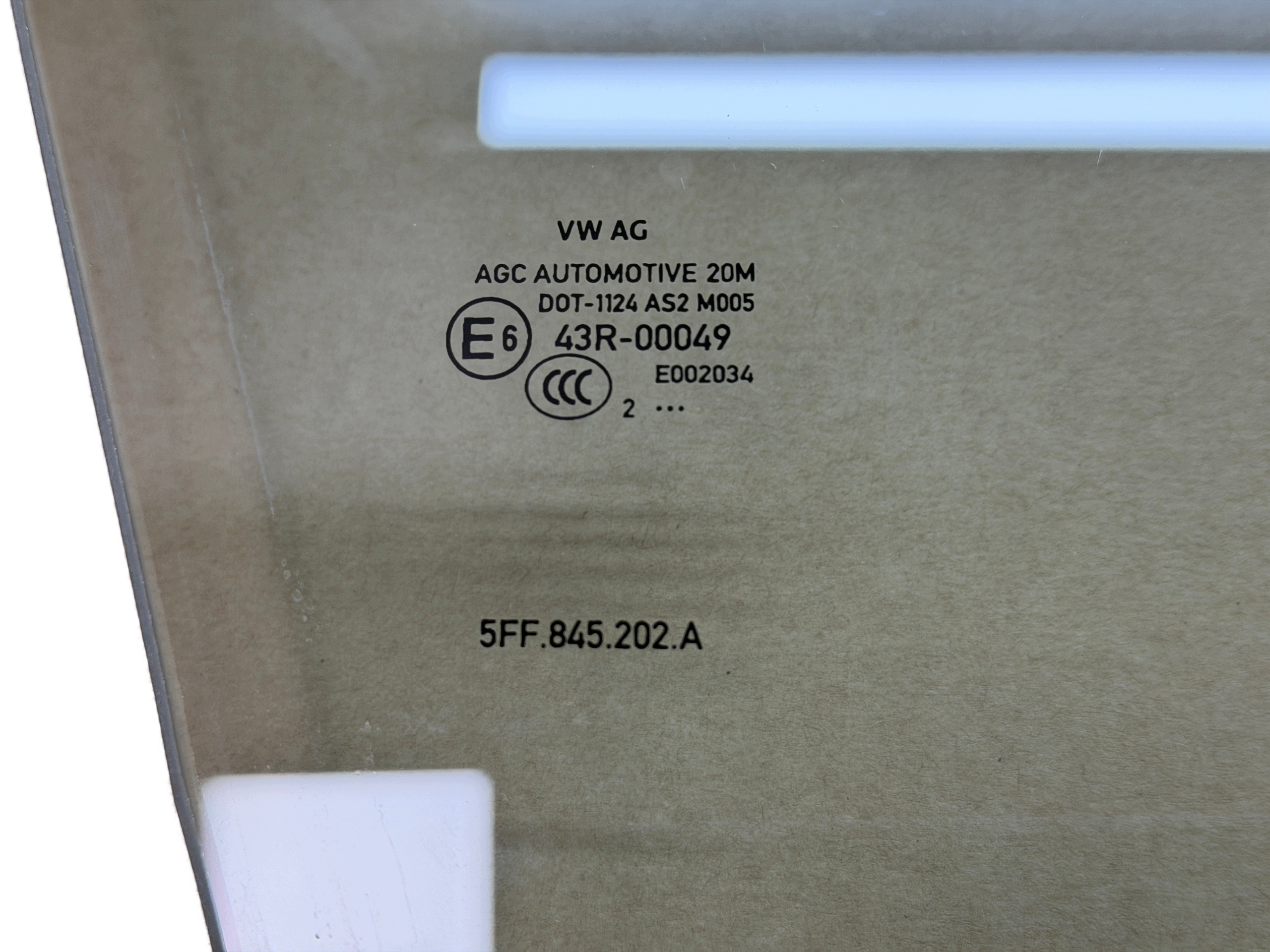 CUPRA FORMENTOR window right front 2022R