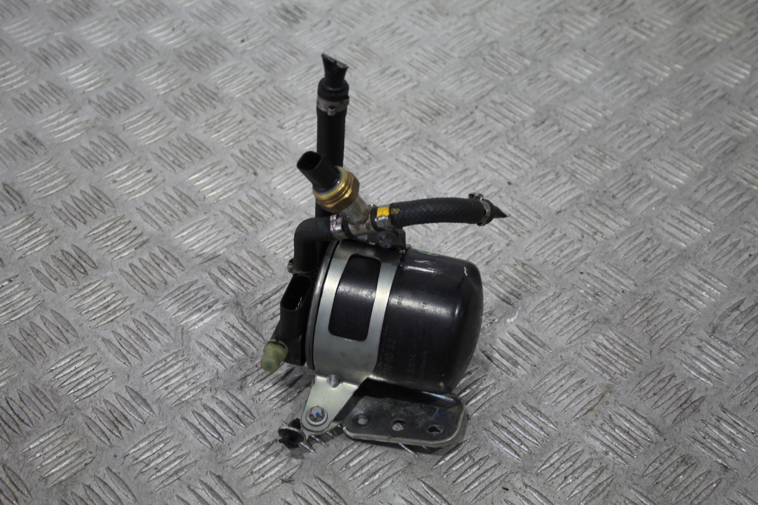 POKLOPAČ FILTERA GORIVA FILTER B-KLASA W246 LIFT