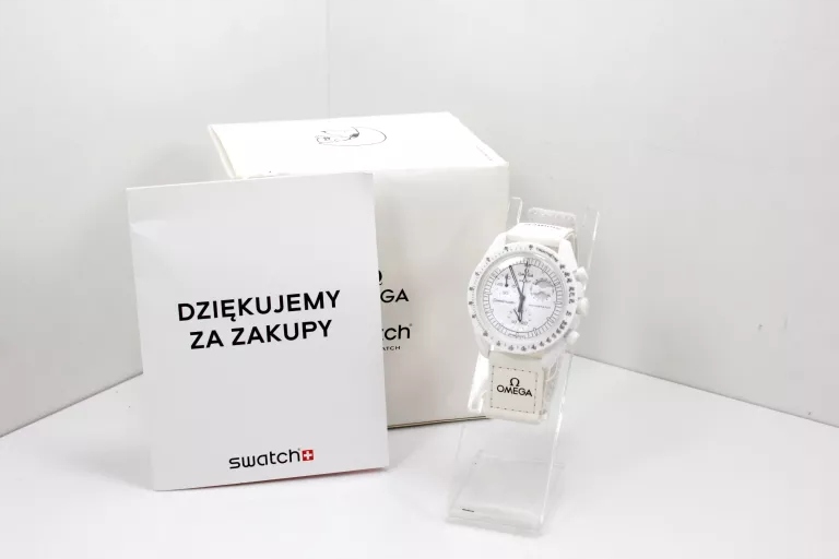 Swatch Mission to the Moonphase ホワイト Swatch Moonswatch Omega x Mission to the Moonphase Snoopy