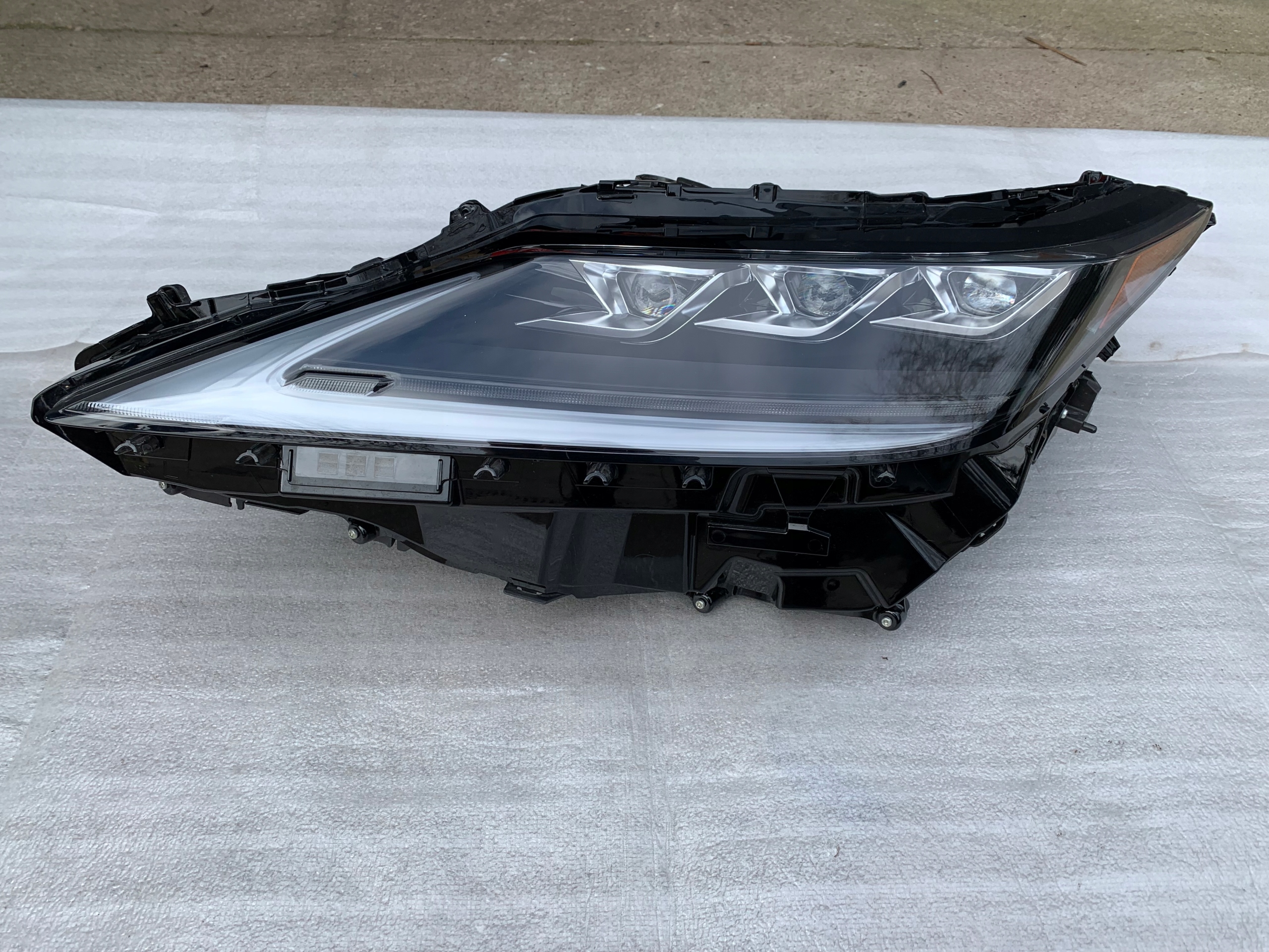 LAMPA LEWA LEXUS RX FULL LED 2020r-> Producent części Lexus OE
