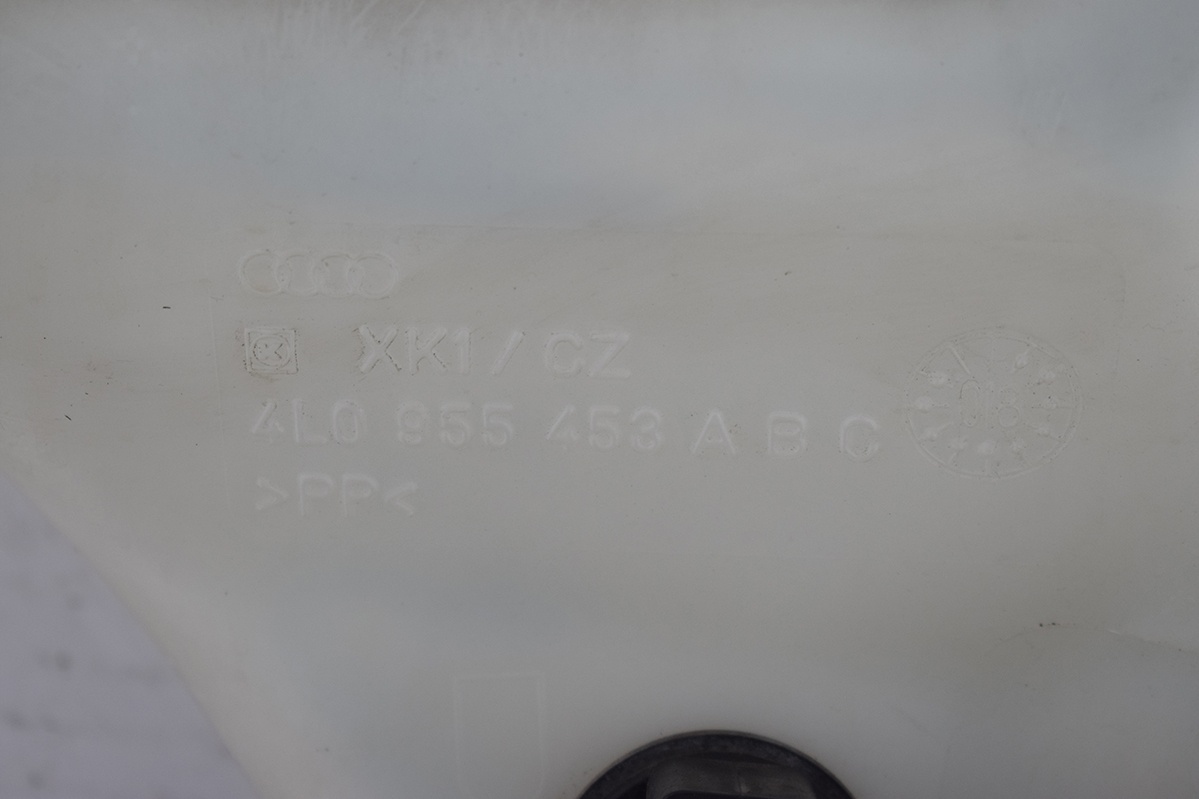 washer fluid tank AUDI Q7 4L0955453