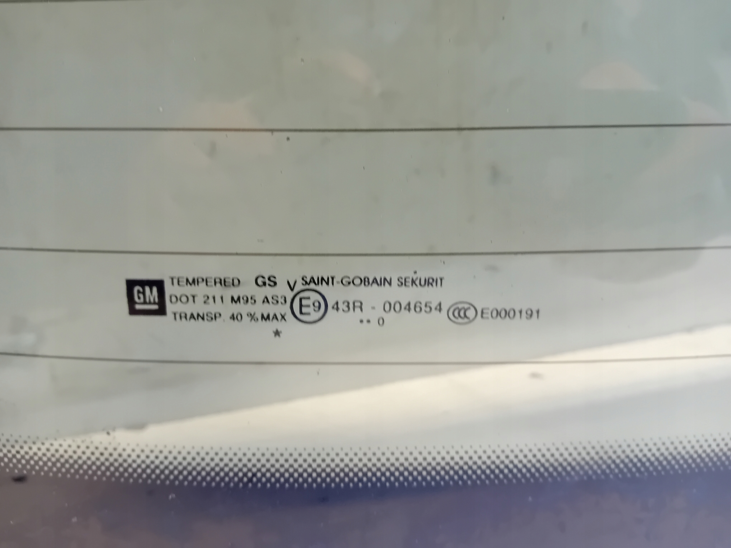 window of the rear bonnet boot OPEL CORSA D 3D