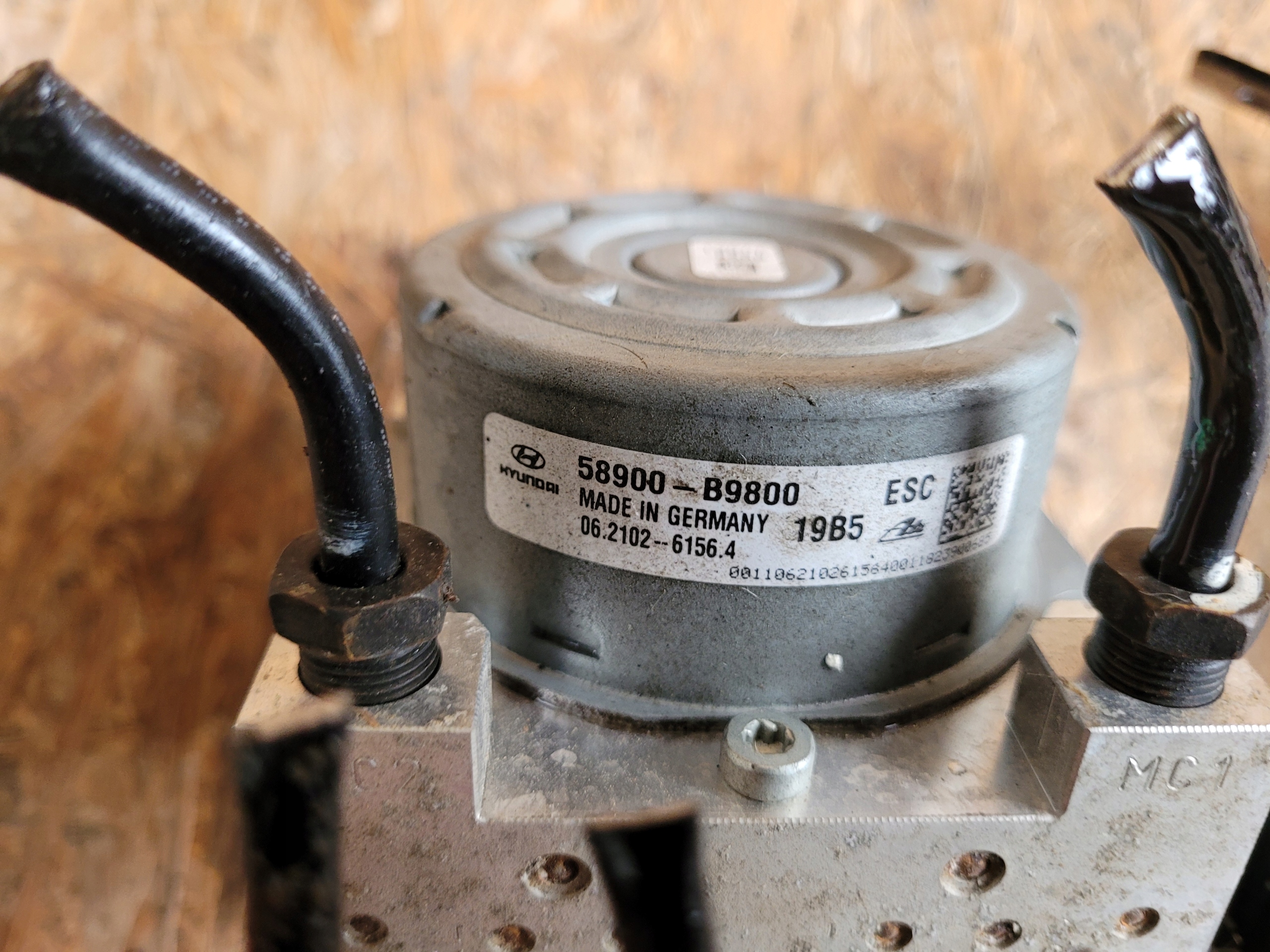 pump ABS brake HYUNDAI I10 58900-b9800