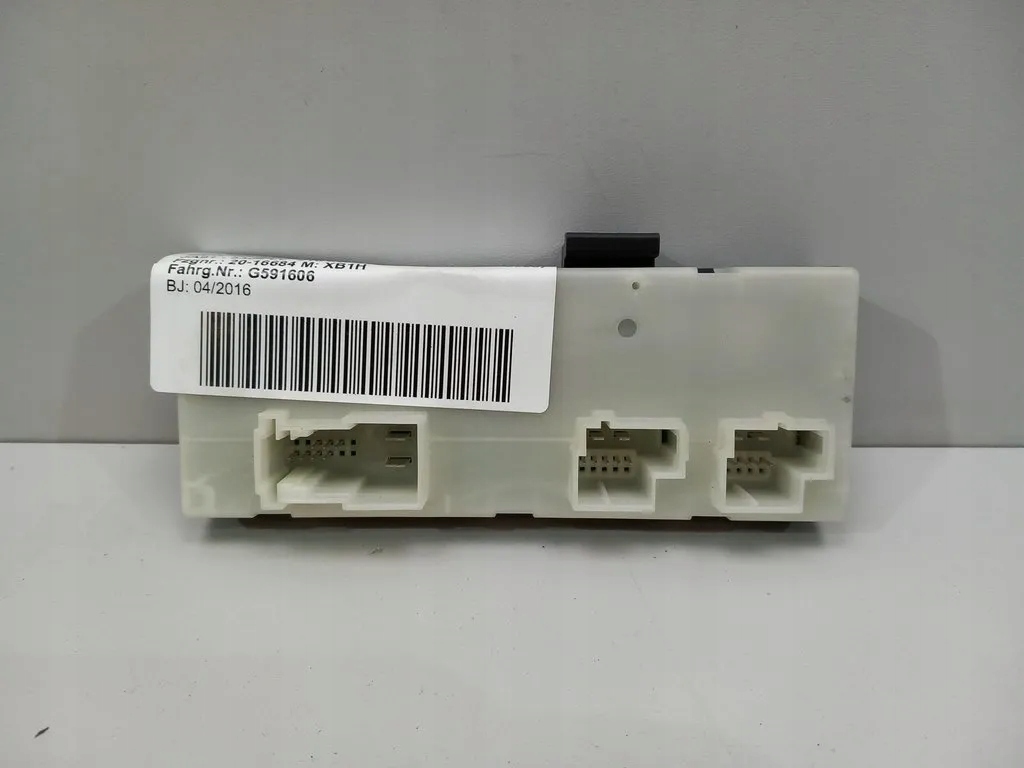 BMW 5 G30 G11 G12 блок управления клапаном 7466746