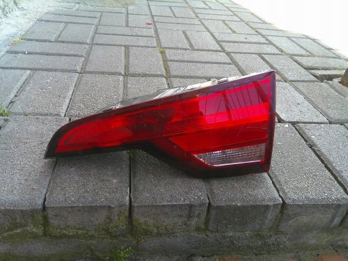 AUDI A4 B9 KOMBI 15- KLAPA PRAWA TYLNA LAMPA ORYGINAŁ EUROPA 8W9945076