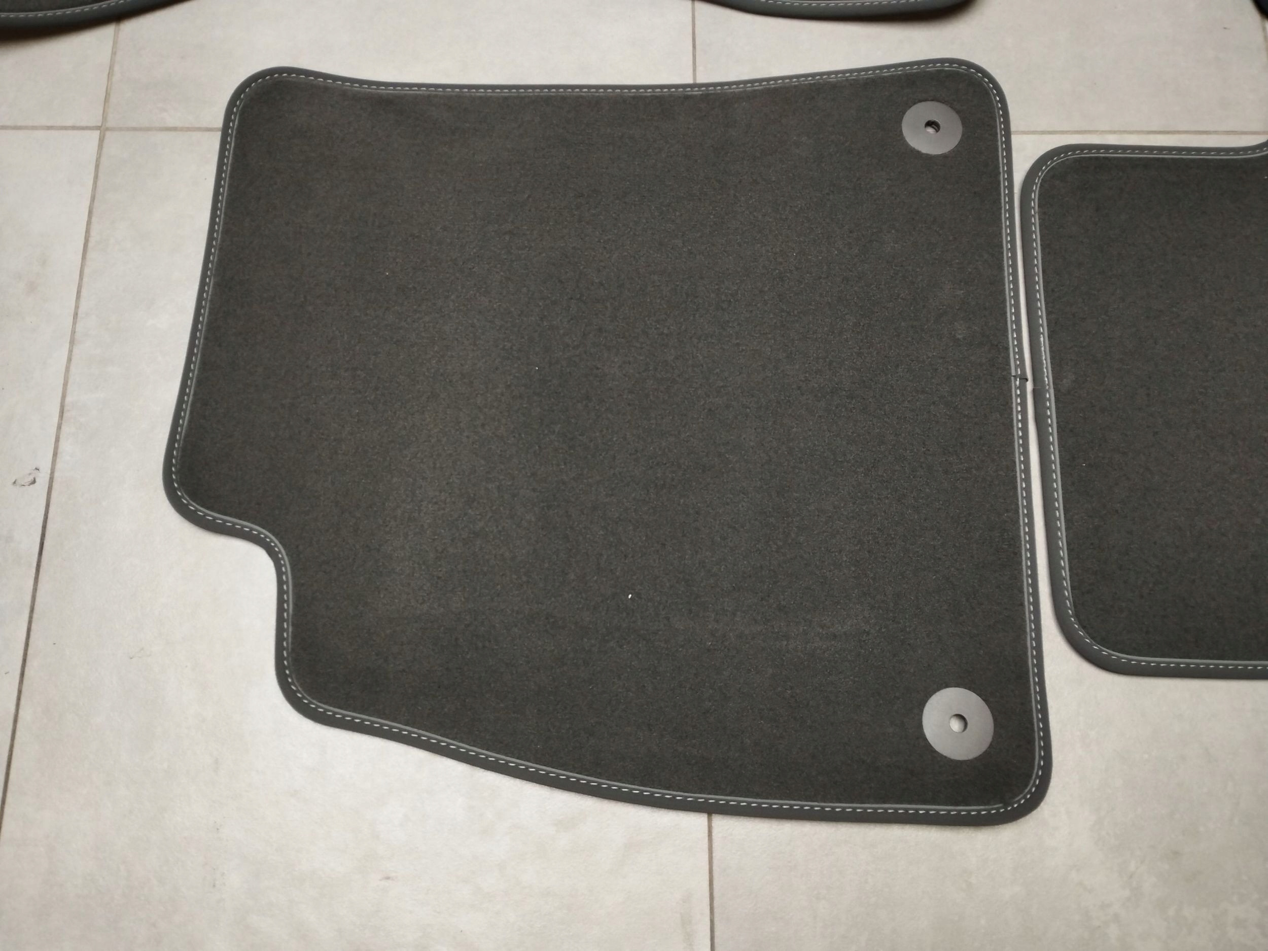 Audi A5 tappetini SAMOCHODOWE Originale 8B1863011A