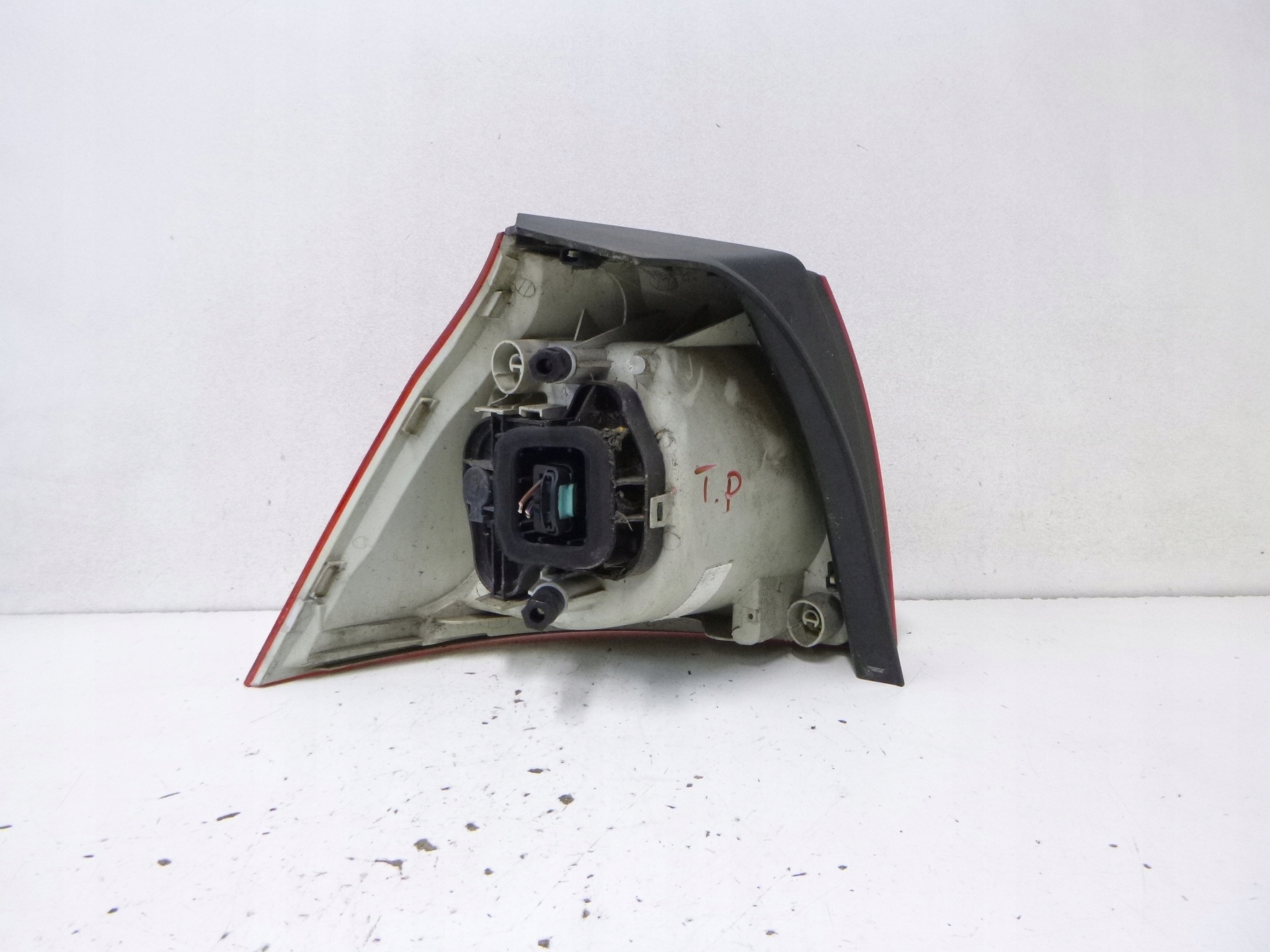 light rear right z bonnet VW Volkswagen Golf V 5D 2006r.
