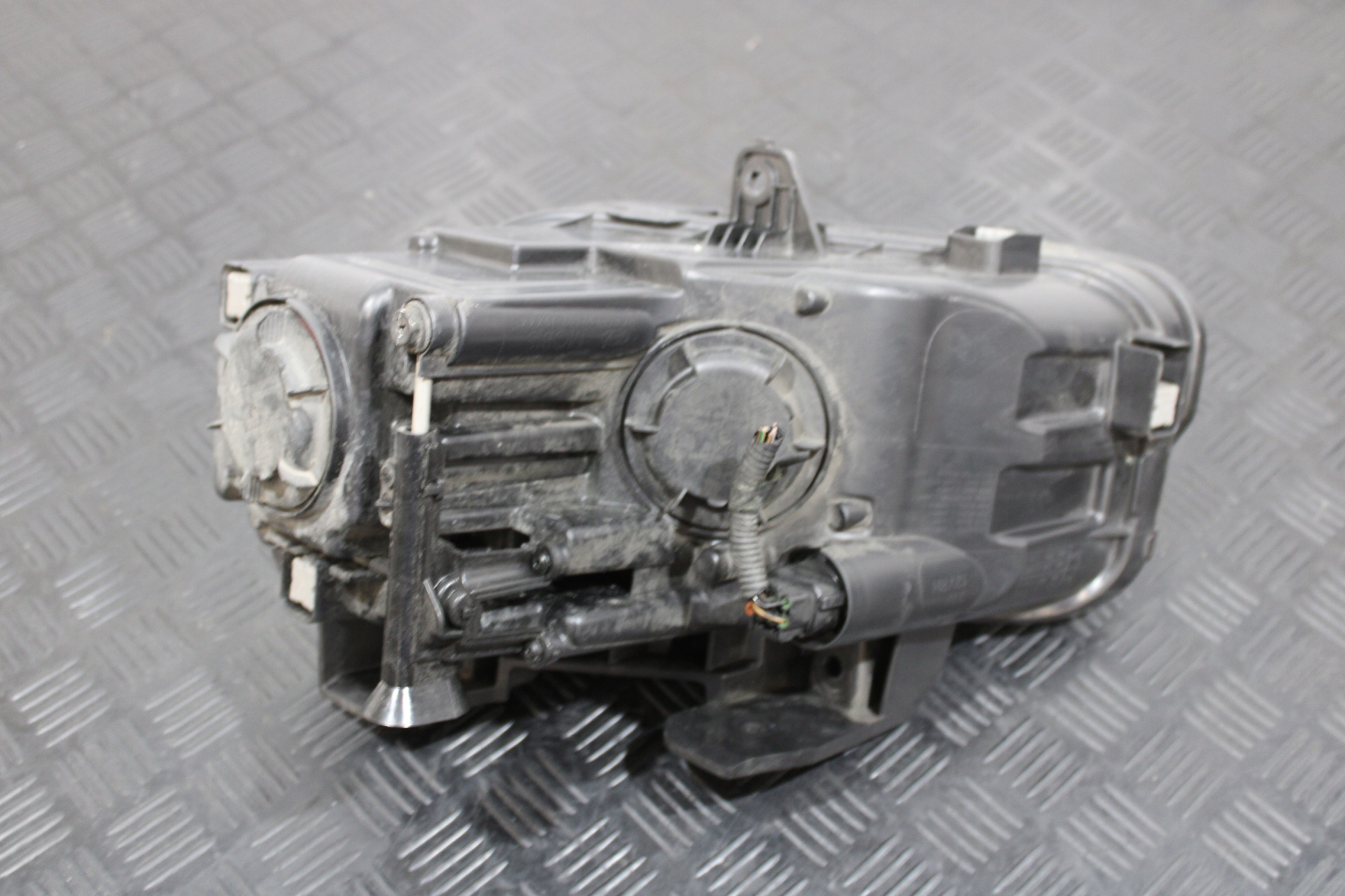 light right front front 92102-J9XXX HYUNDAI KONA