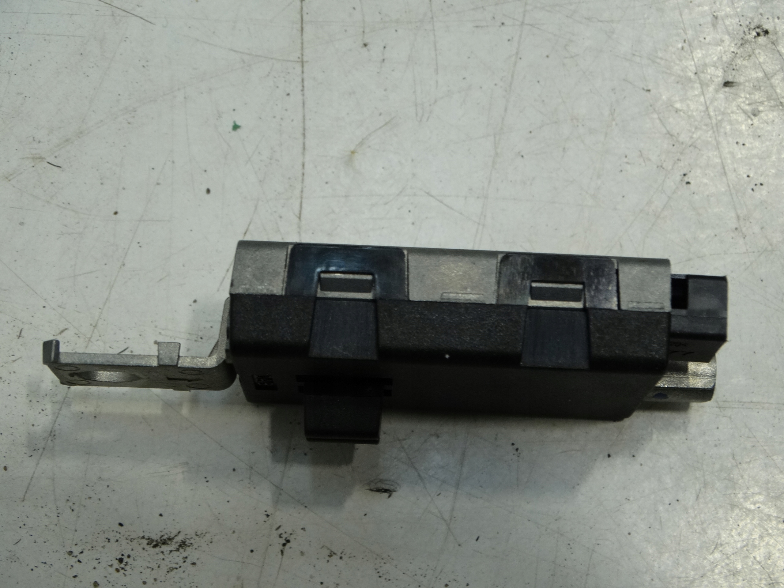 antenna amplifier module PEUGEOT 5008 II 2023R. 9829041180