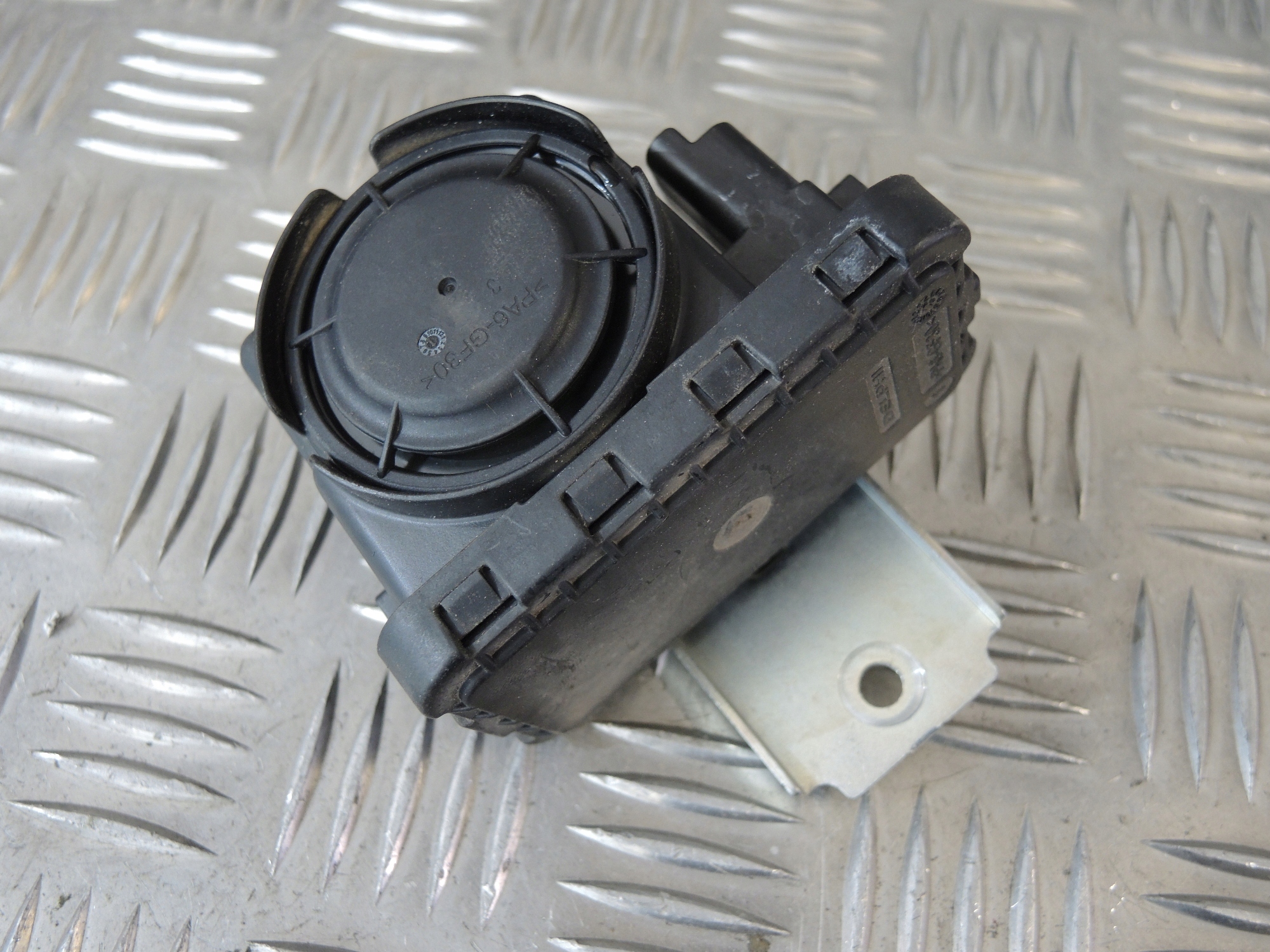 VOLVO XC60 II B4 HYBRID SYRENKA ALARMU 31652388AA