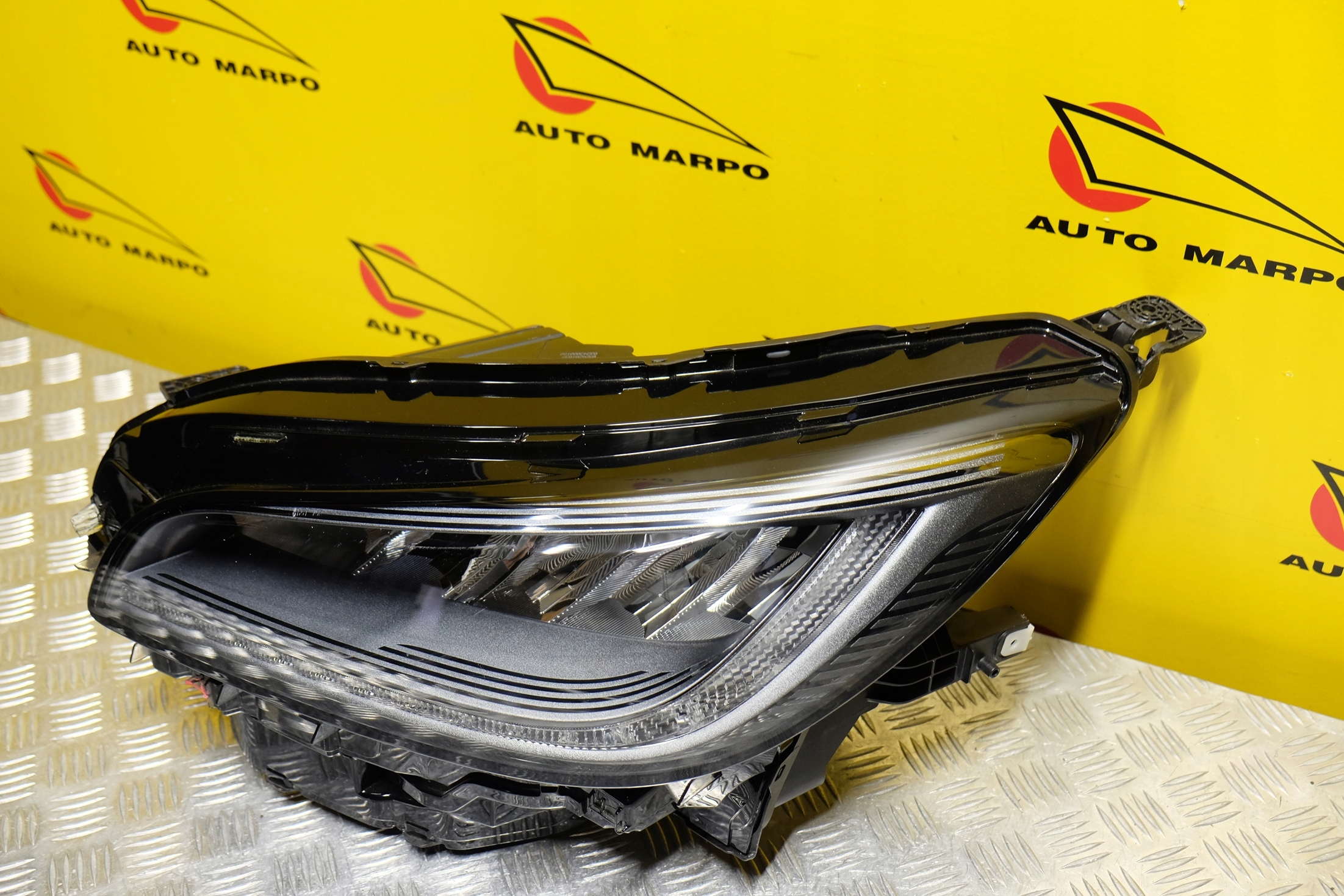 LINCOLN CORSAIR 2019- REFLEKTOR LAMPA LED LEWA USA Typ samochodu 4x4/SUV Samochody osobowe