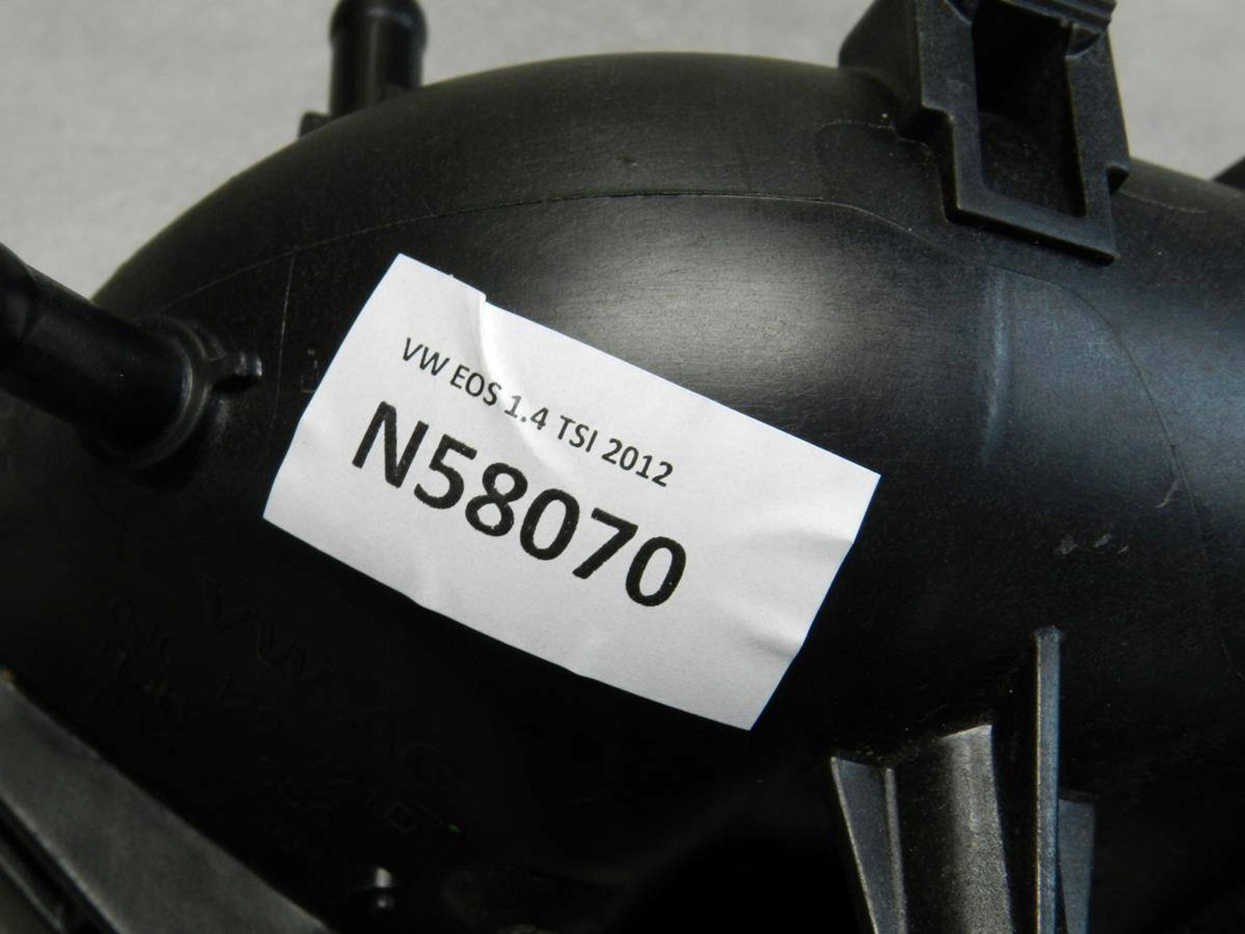 Volkswagen Eos pipe air 03C129721D