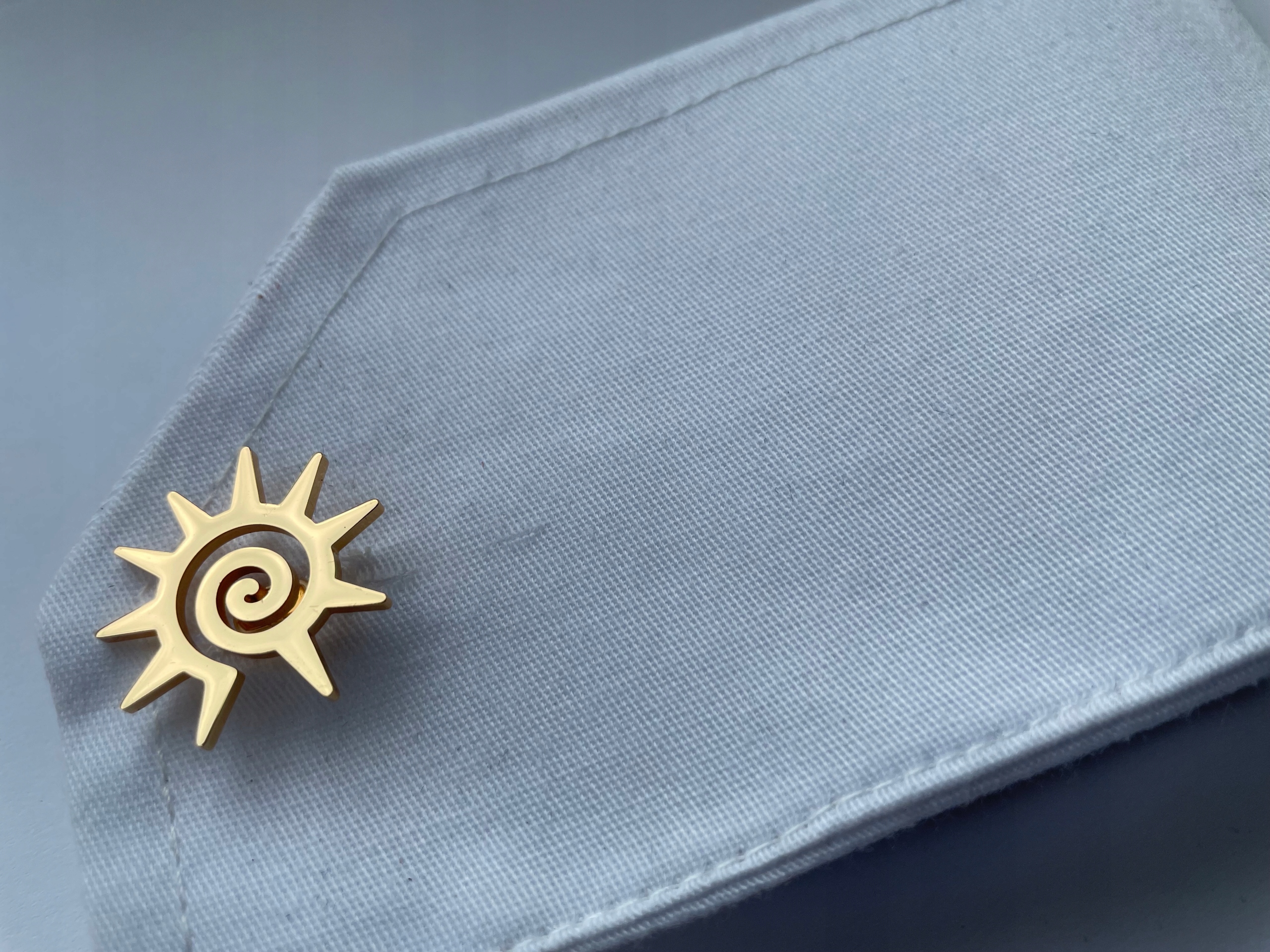 Nejmódnější manžetové knoflíčky Exc Slunce symbol radosti pozlacené Pouzdro