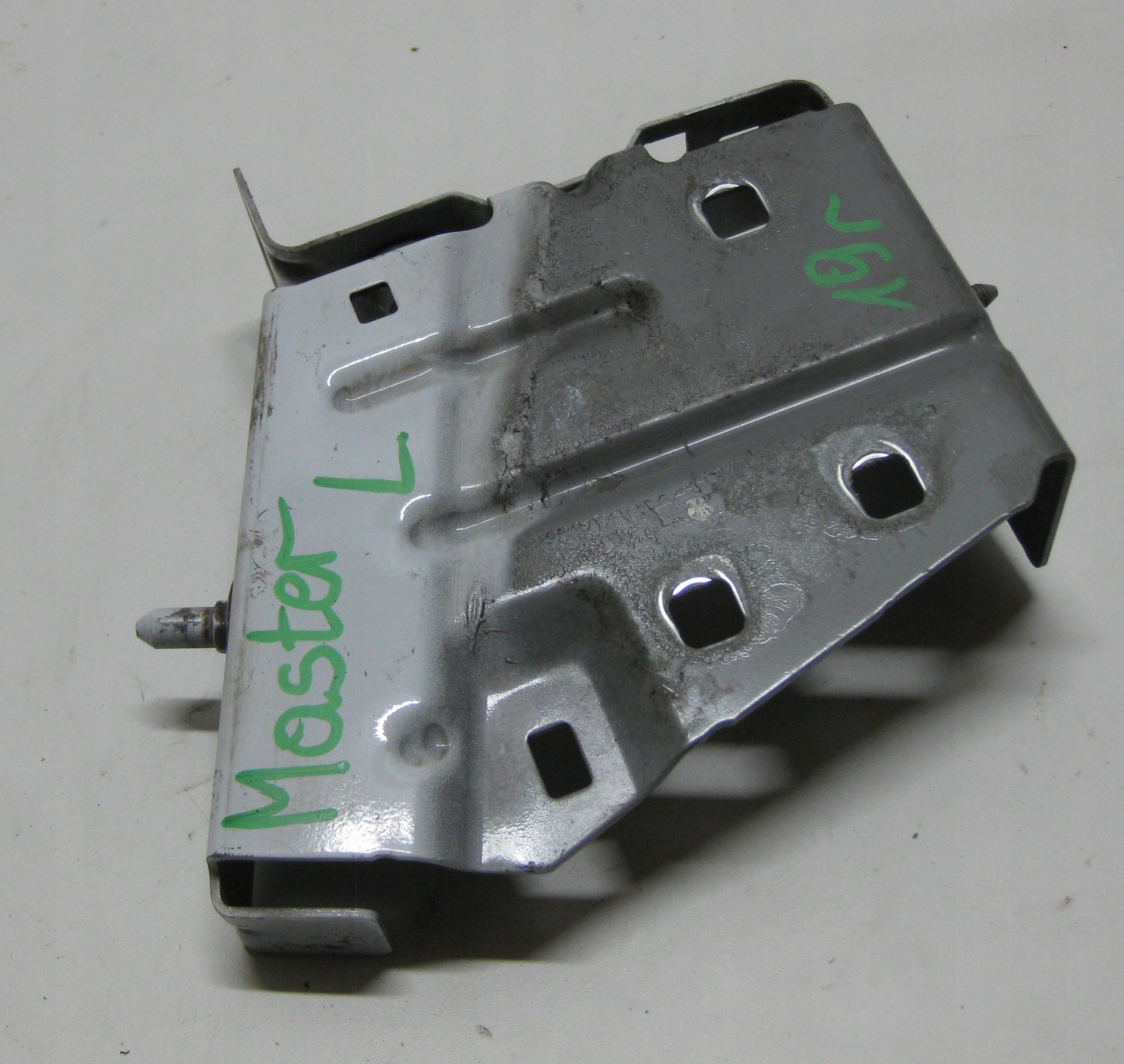 RENAULT MASTER III LIFT CHWYT staffa parafango sinistra 631438806R