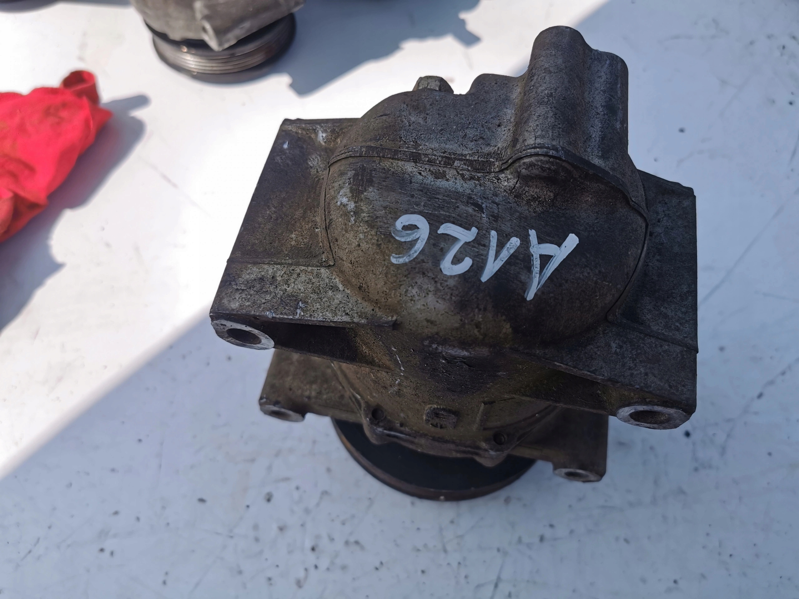 NISSAN NAVARA 2.5DCI 92600EB40E compressor; KLIMATYZ