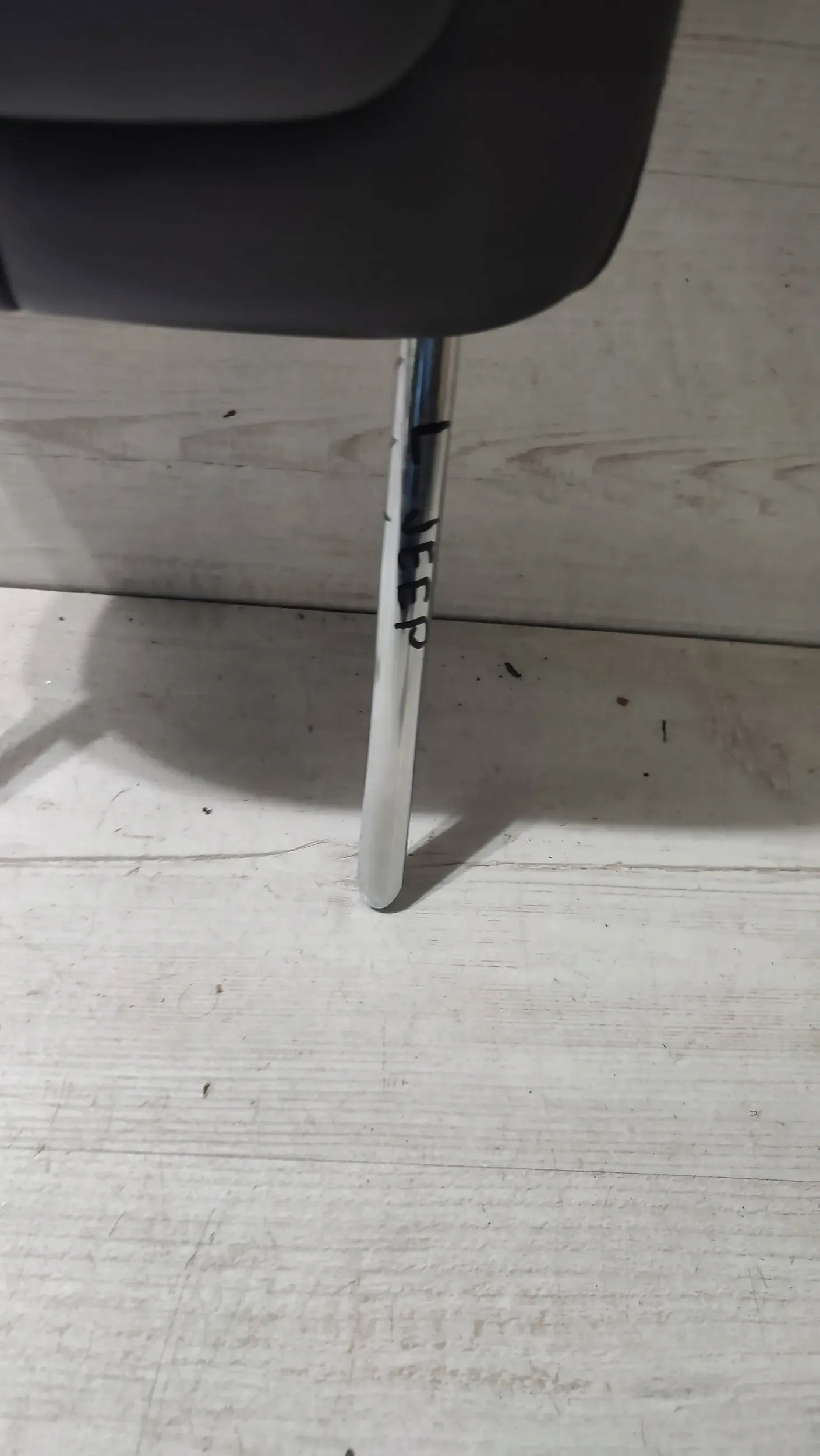 Jeep Cherokee KL 15r. 2.0d front side left rest