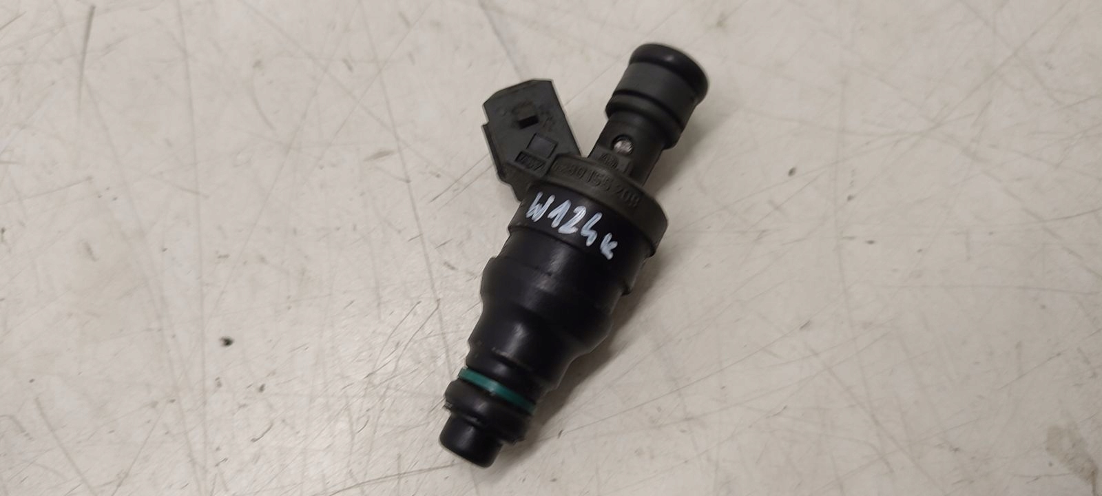 injector Mercedes W124 2,2b