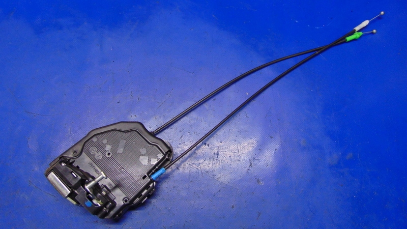 lock door right rear part TOYOTA AURIS II E18 13-18R