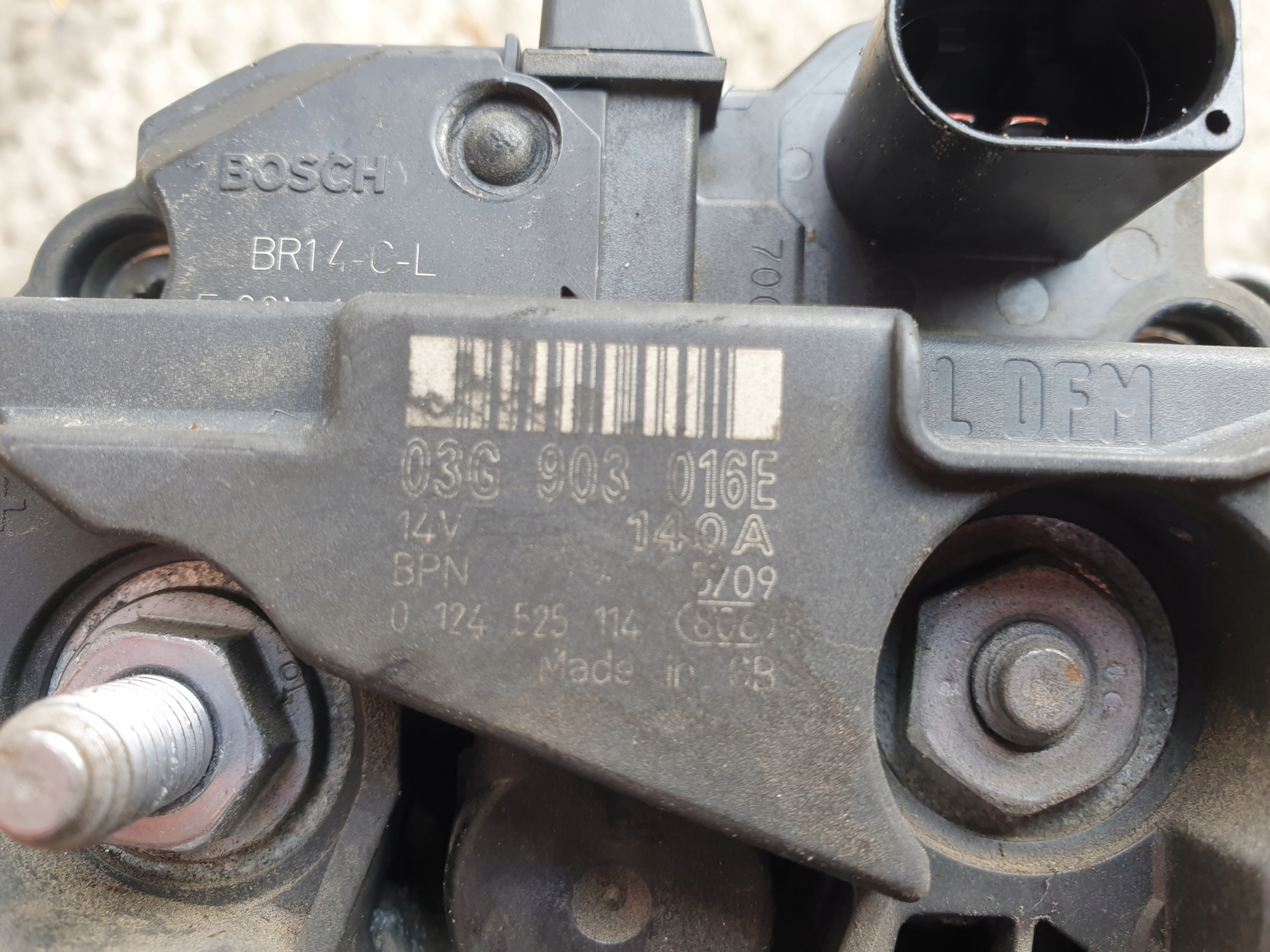ALTERNATOR AUDI A6 A4 B8 A5 2.0 TDI 03G906016E