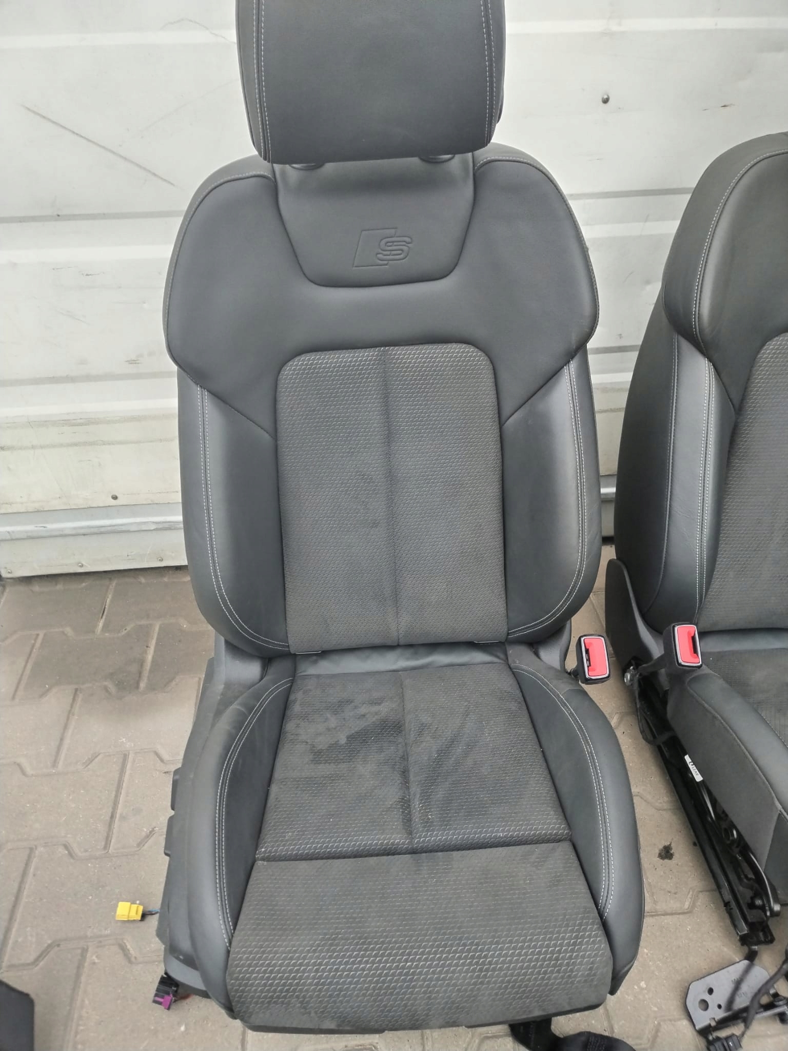 Audi E-TRON SPORTBACK suv кресла комплект s