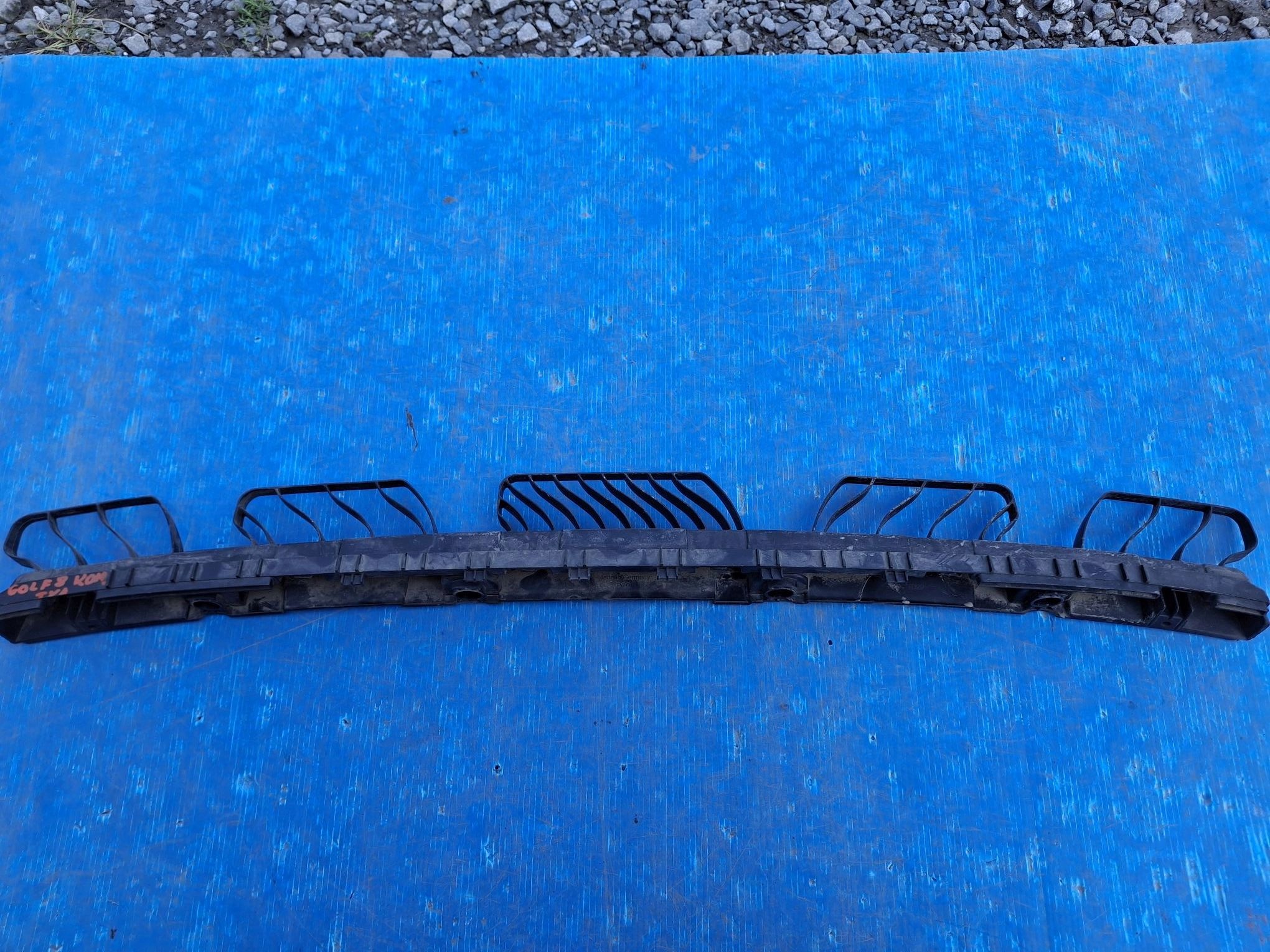 Support Moyenne Pare choc Arrière Console VW GOLF VIII KOMBI 2019R->