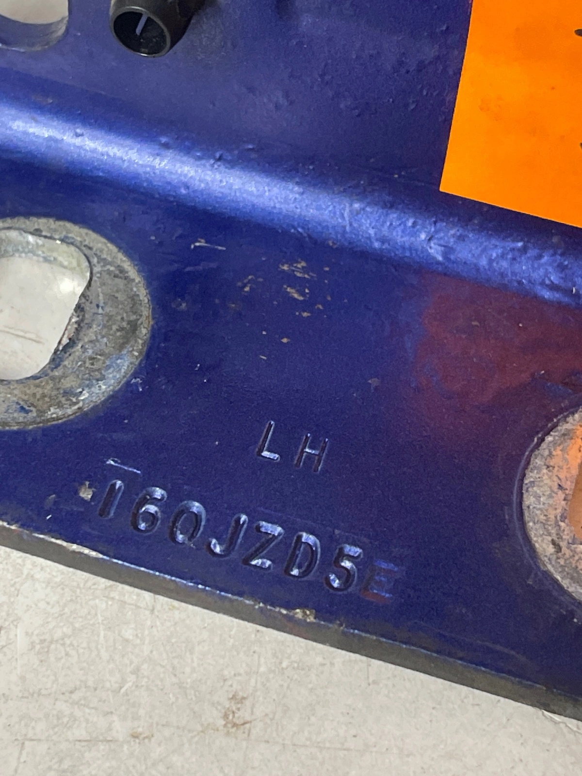 hinge bonnets front front left Ford Fiesta MK7