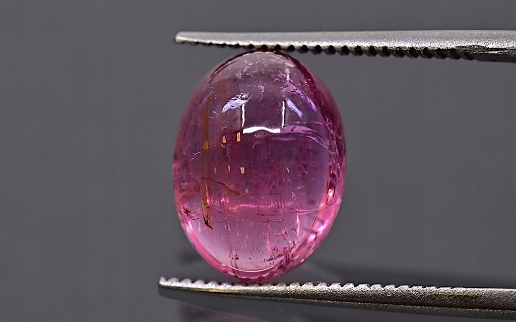 Turmalín kabošon ovál 10,7x8 mm