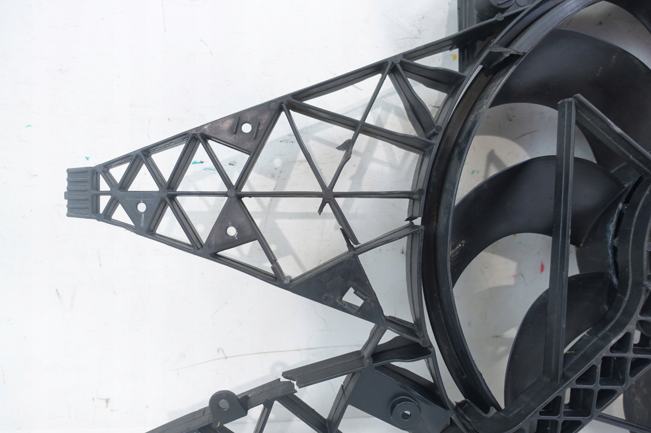OPEL COMBO D 2011- radiator fan 8E4241000