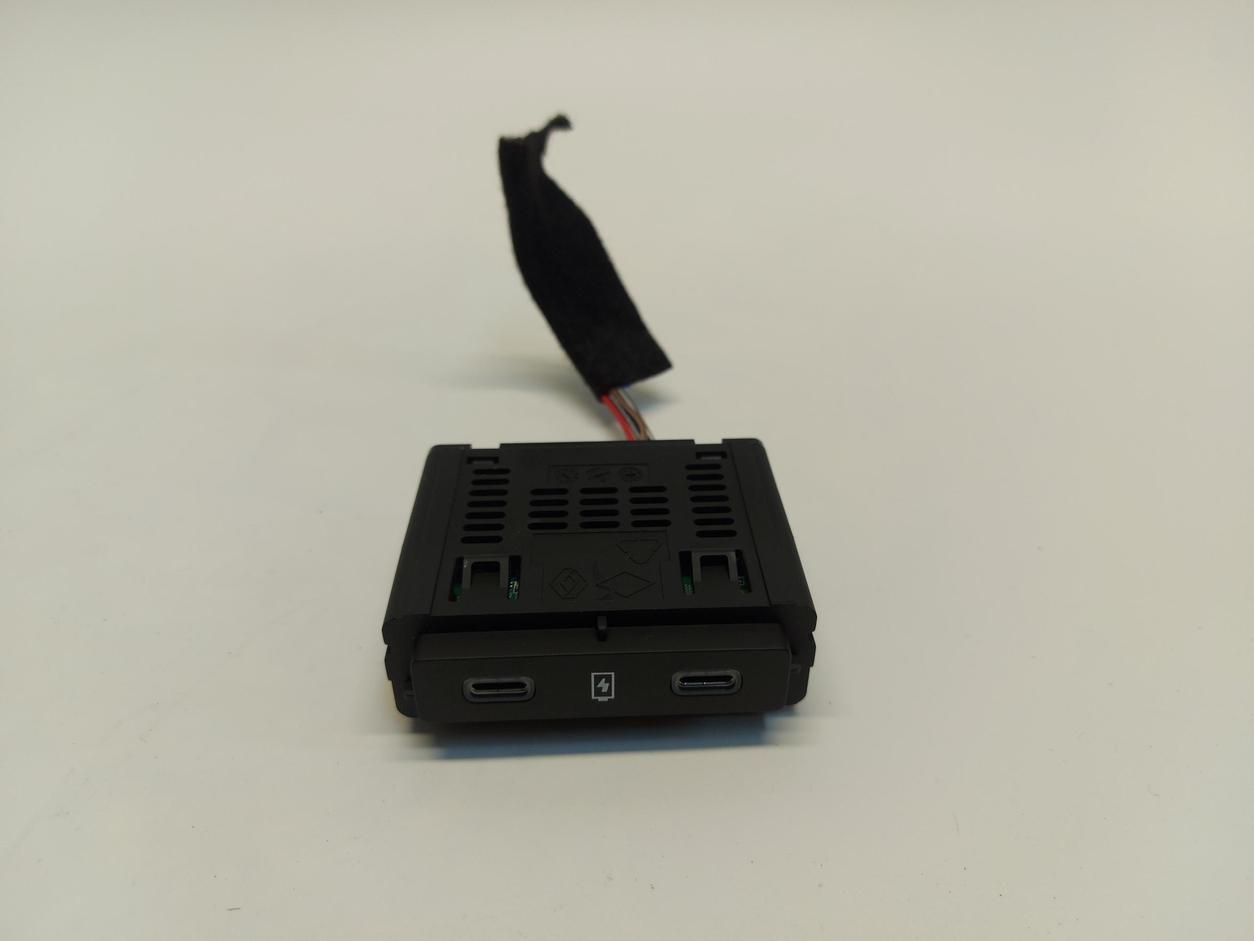 RENAULT Austral E Adapter, Stecker USB 284H35397R