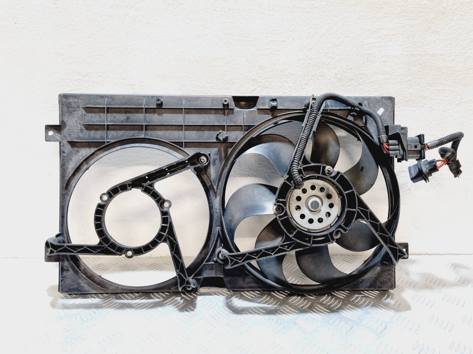 ventilátor chladiče Volkswagen Beetle A4 facelift 2009 1C0121207D
