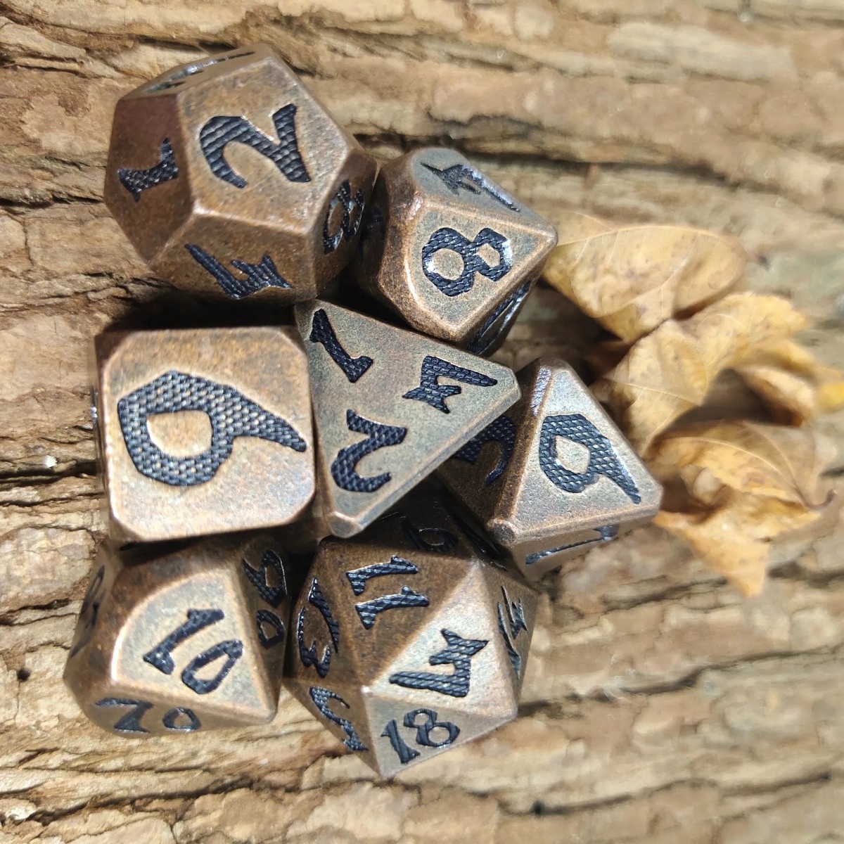 FAFNIR ZESTAW 7 METALOWYCH KOŚCI RPG Producent RGFK