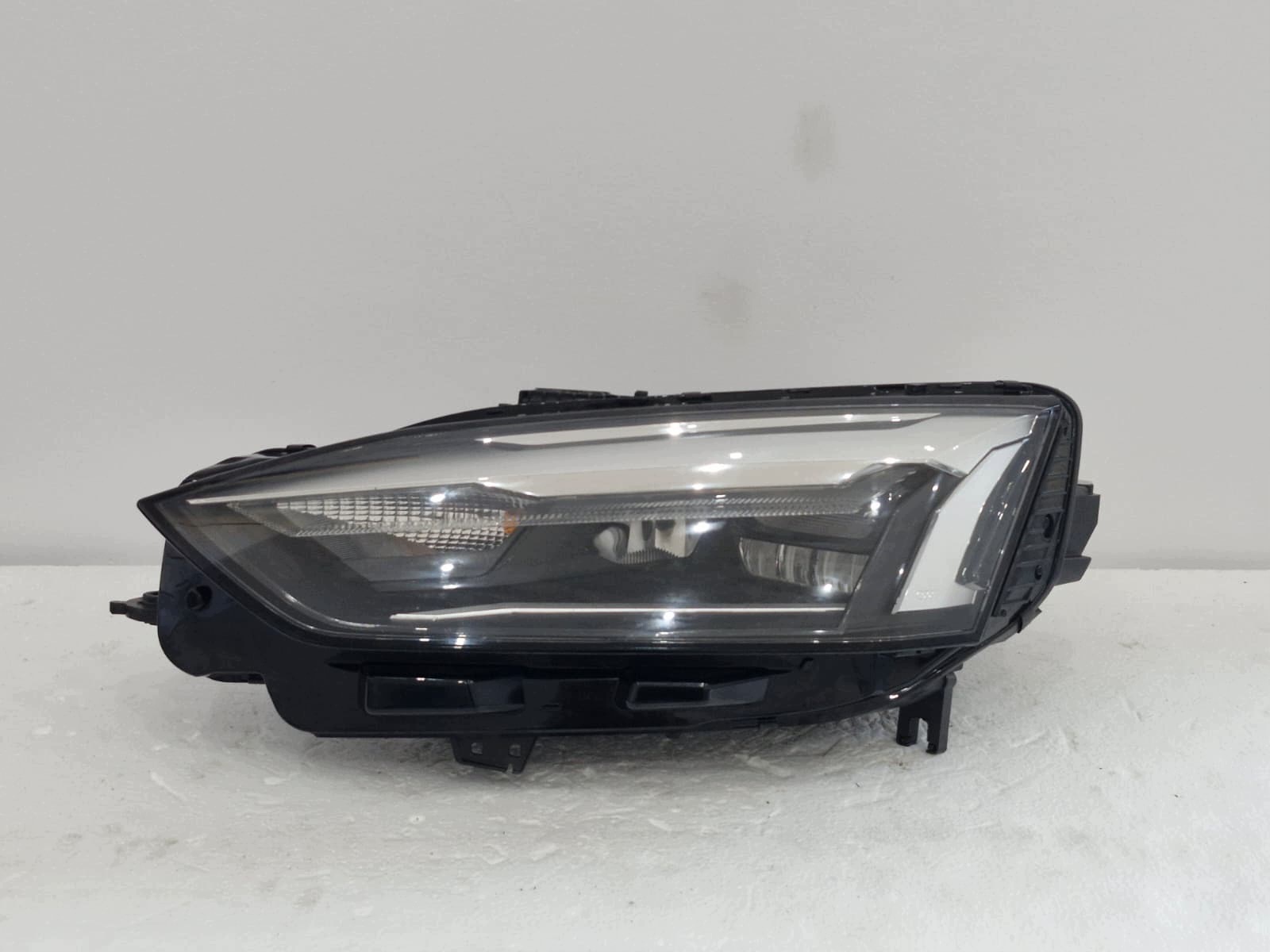 light left Audi A5 8W LIFT FULL LED