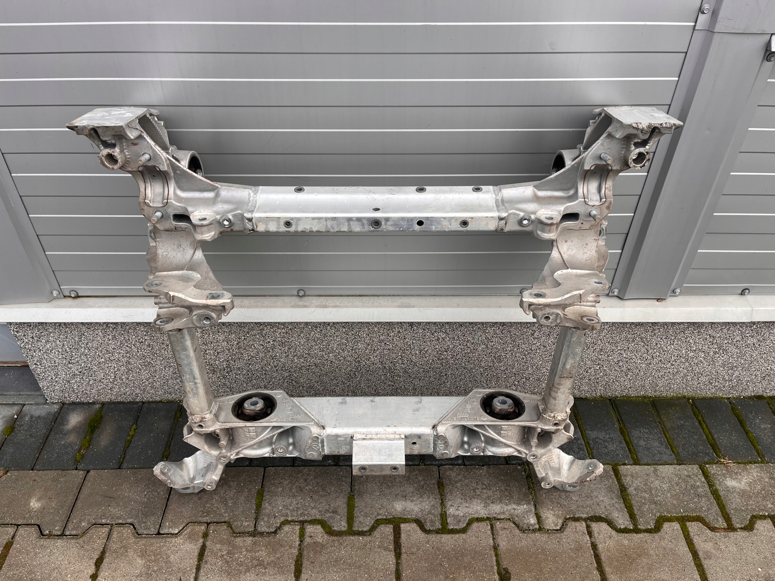 WÓZEK SANKI PRZÓD AUDI E-TRON 4KE399313C