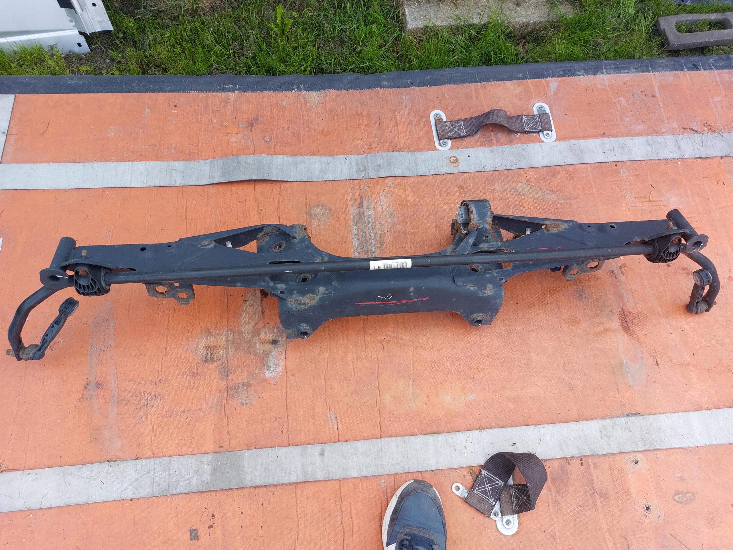 BMW F48 X1 Achsträger heck 6862558