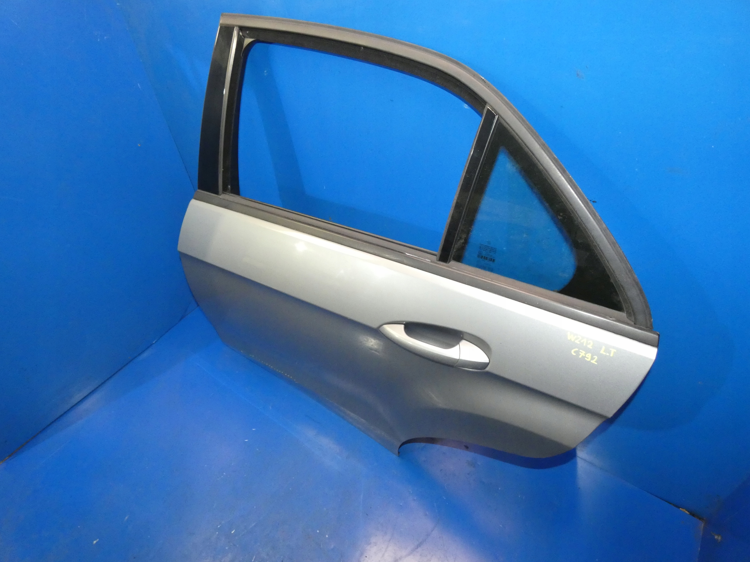 E KLASA W212 door left left rear part rear. sedan