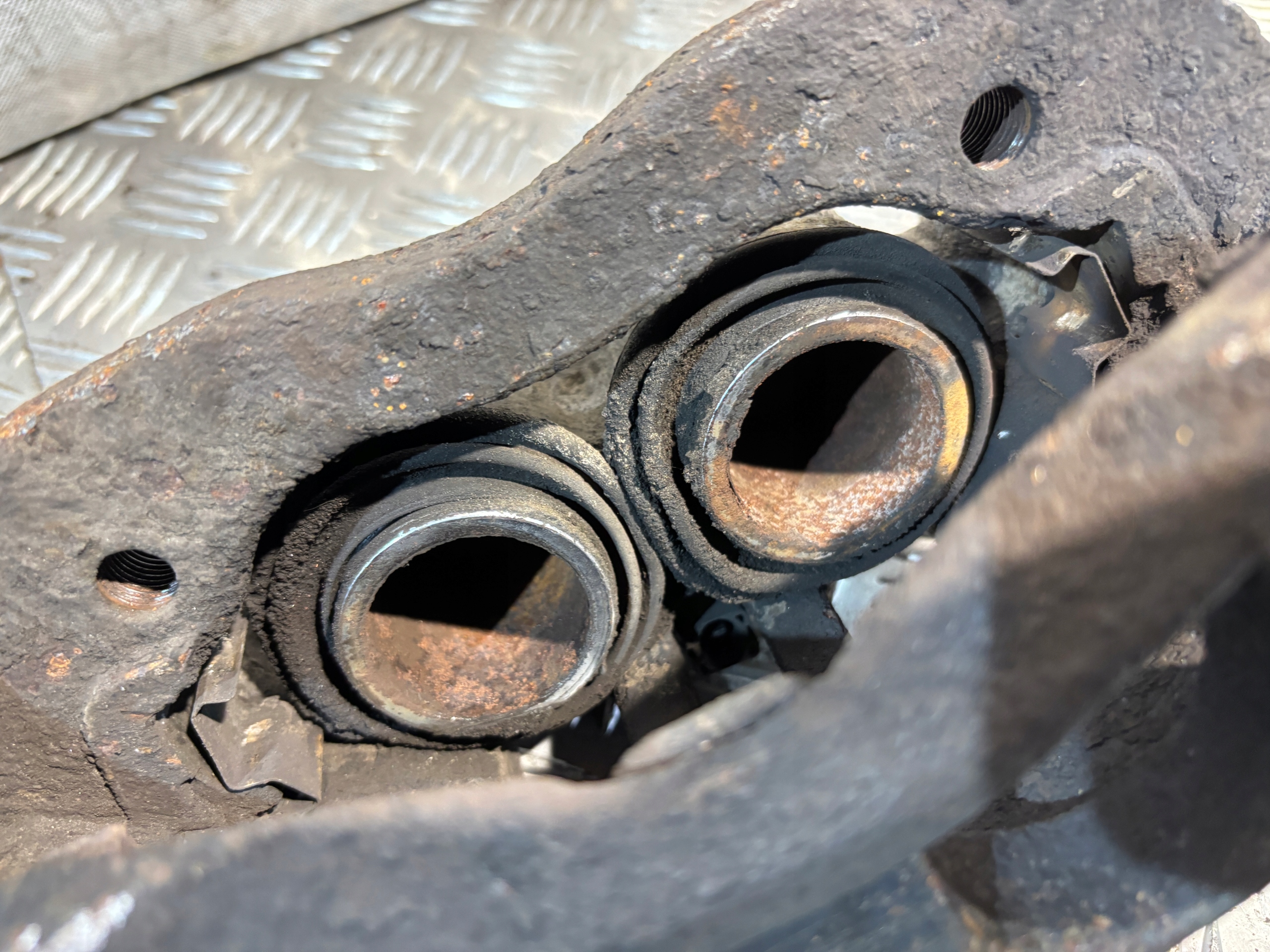 caliper brake left front Volkswagen Crafter and 2,5TDI
