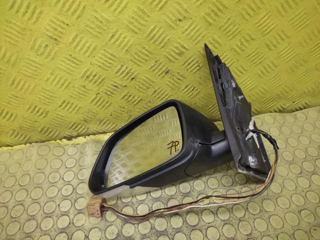 VW POLO IV Spiegel links 7 PIN