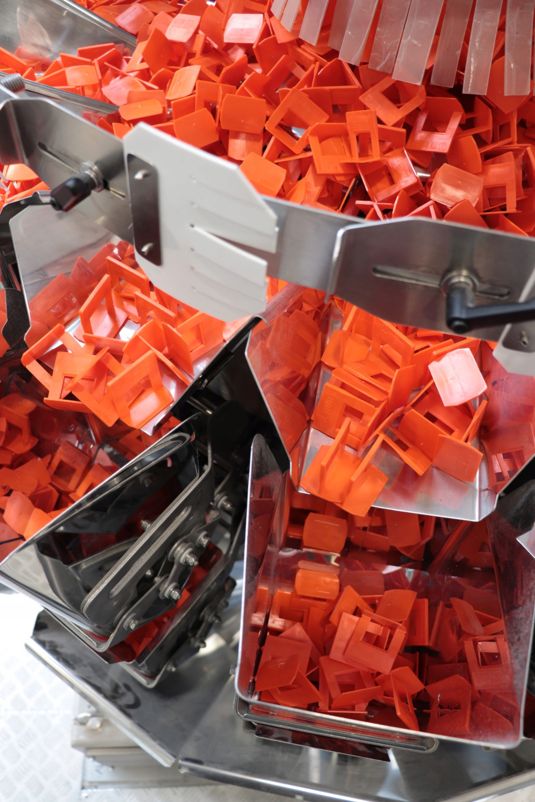 SYSTEM POZIOMOWANIA PŁYTEK SOLID KLINY Kod producenta 6359