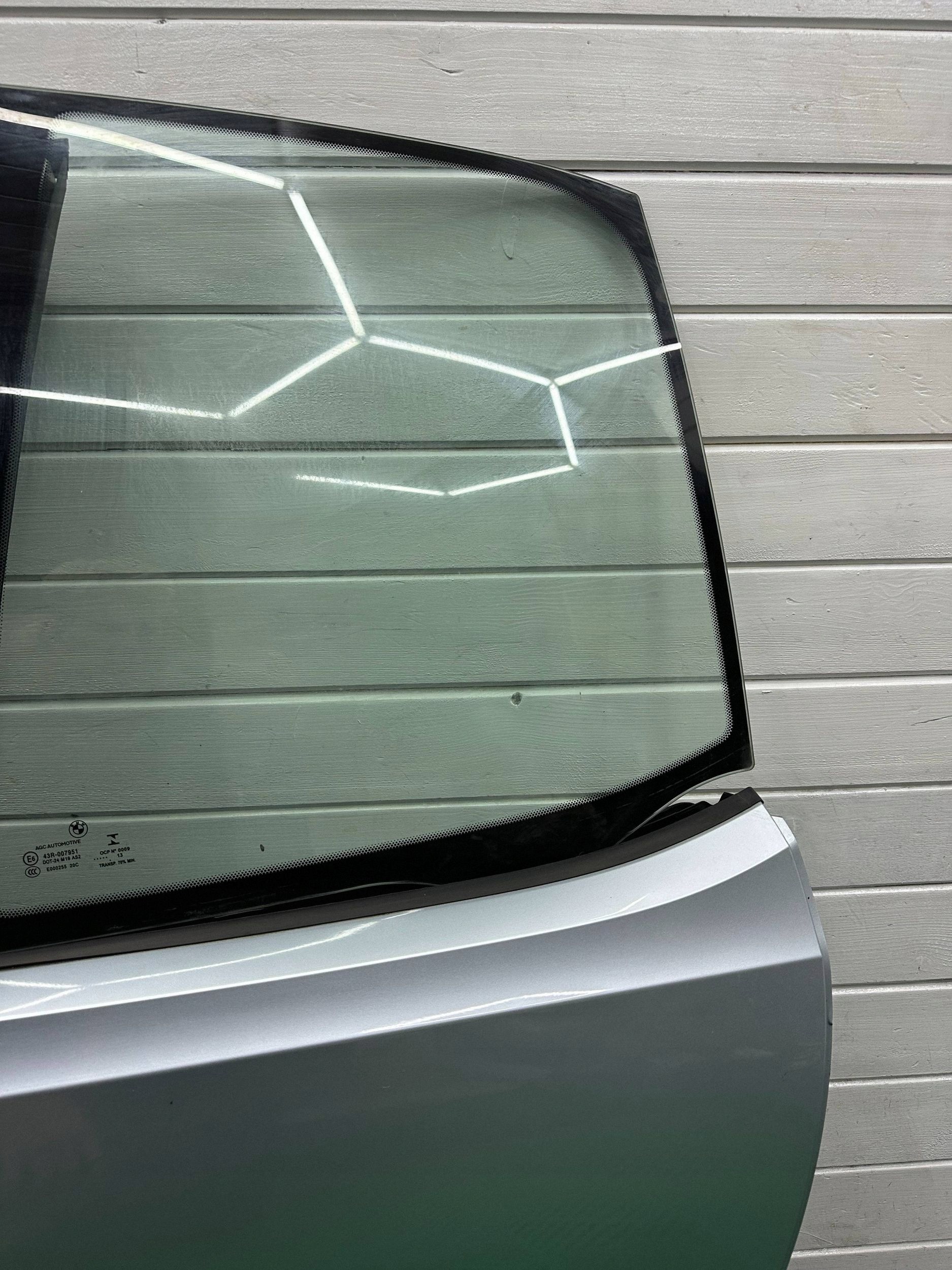 door rear. rear part side left BMW i3 complete