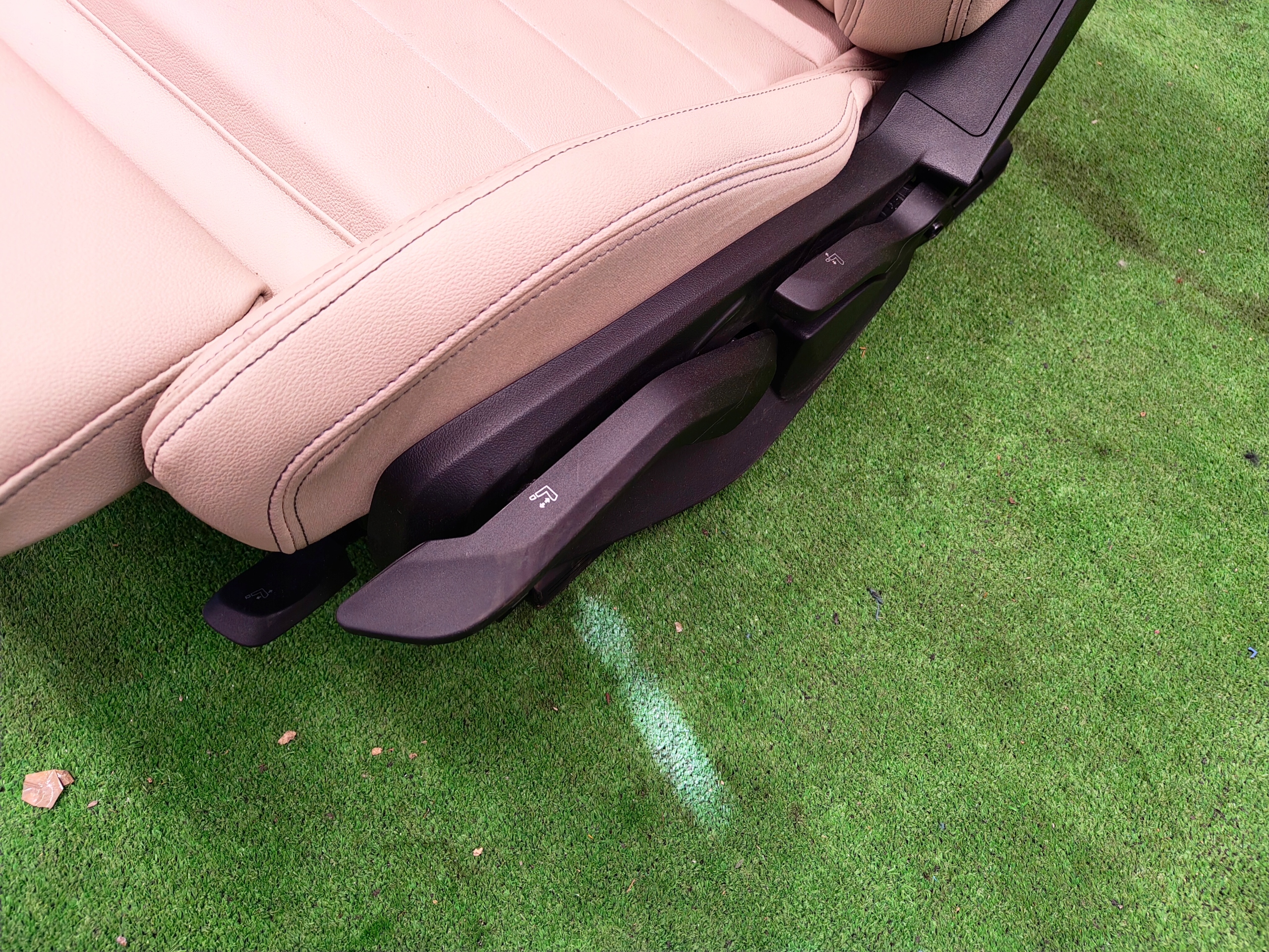 BMW X1 U11 mitte verkleidung Sitze TUNEL Sitz Seiten Leder EU