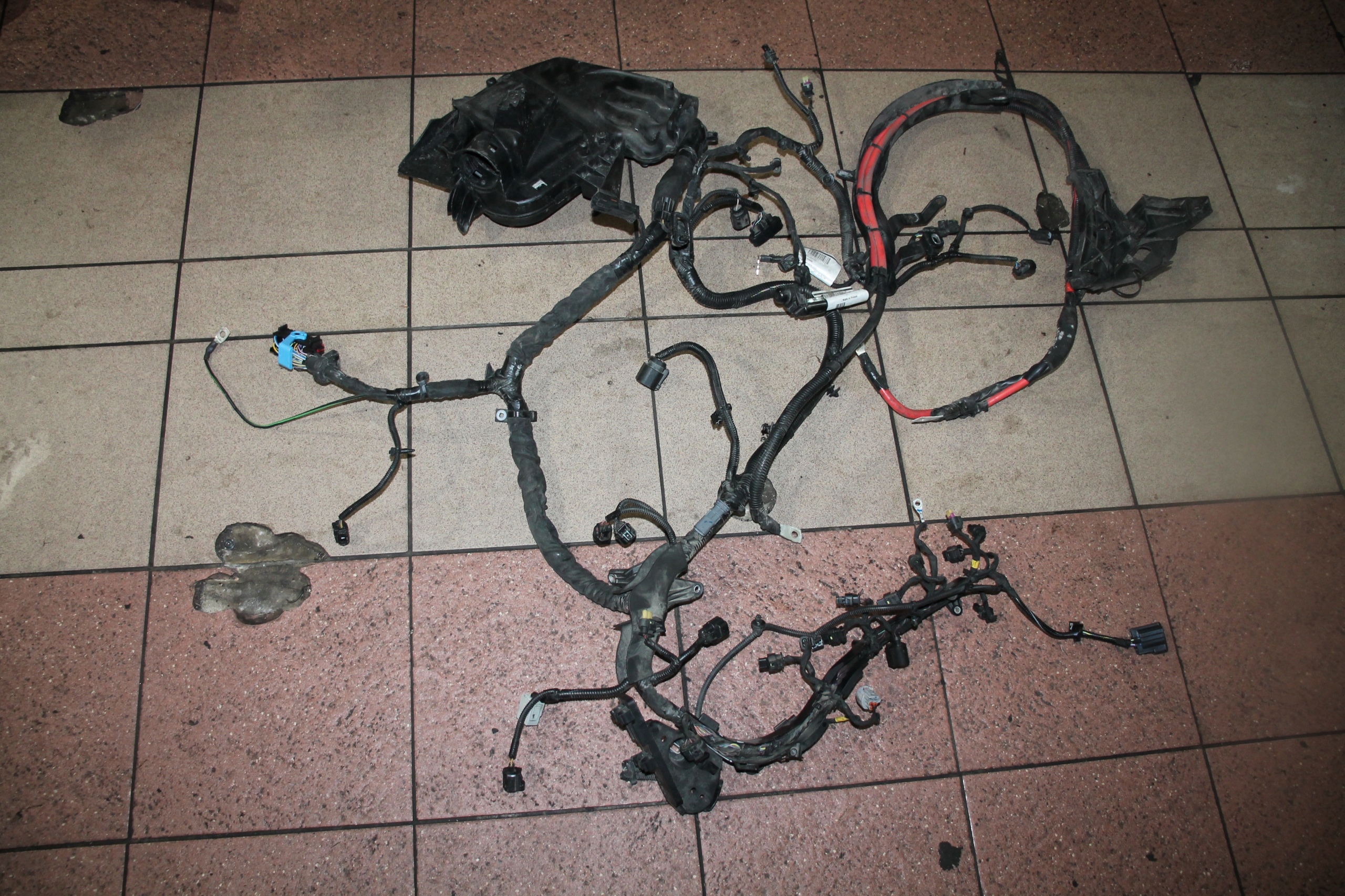 VOLVO V40, V40CC жгут проводов установка 31453115-003