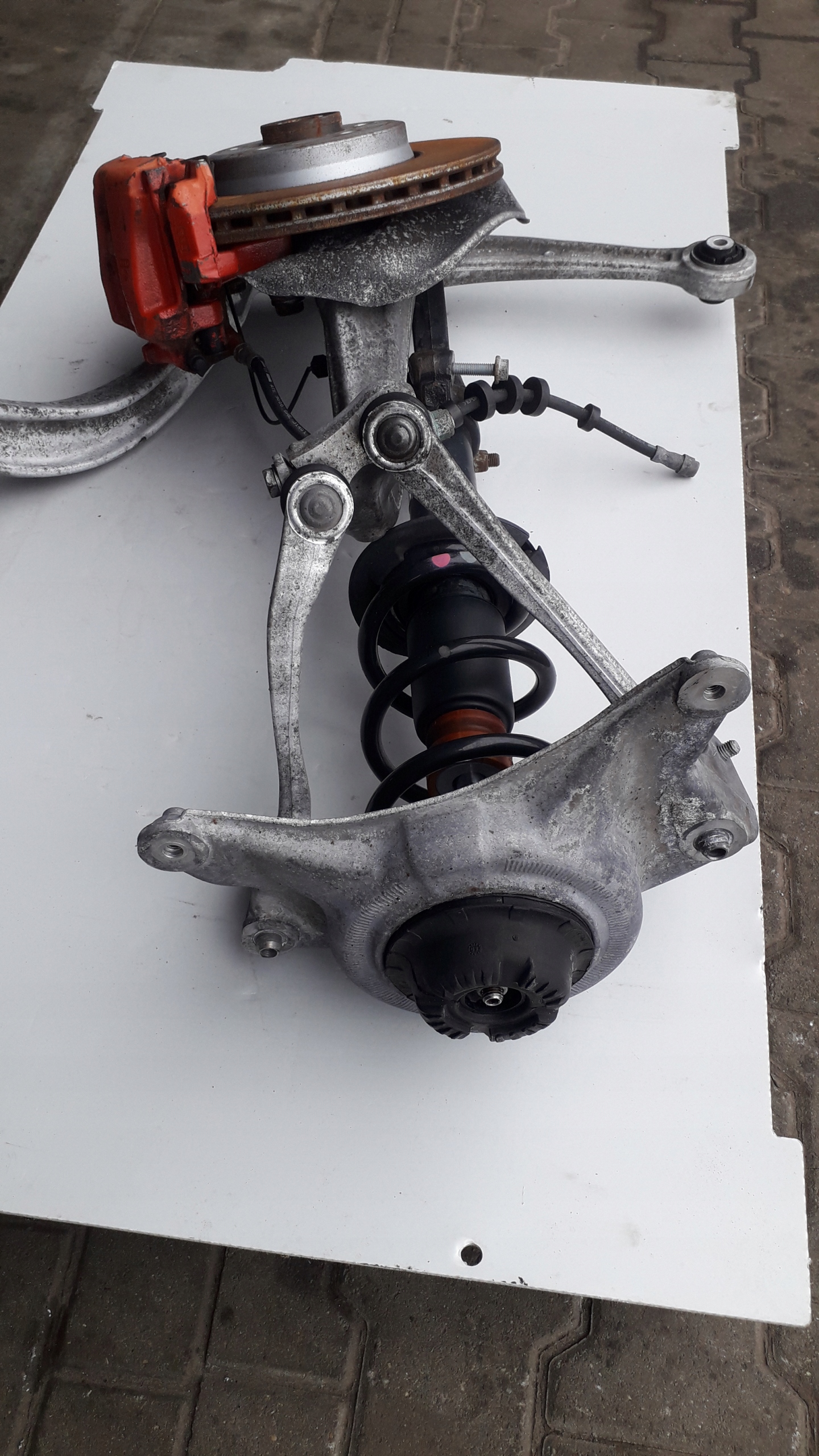 AUDI A4 B8 A5 McPherson KOPYTO left 8T0