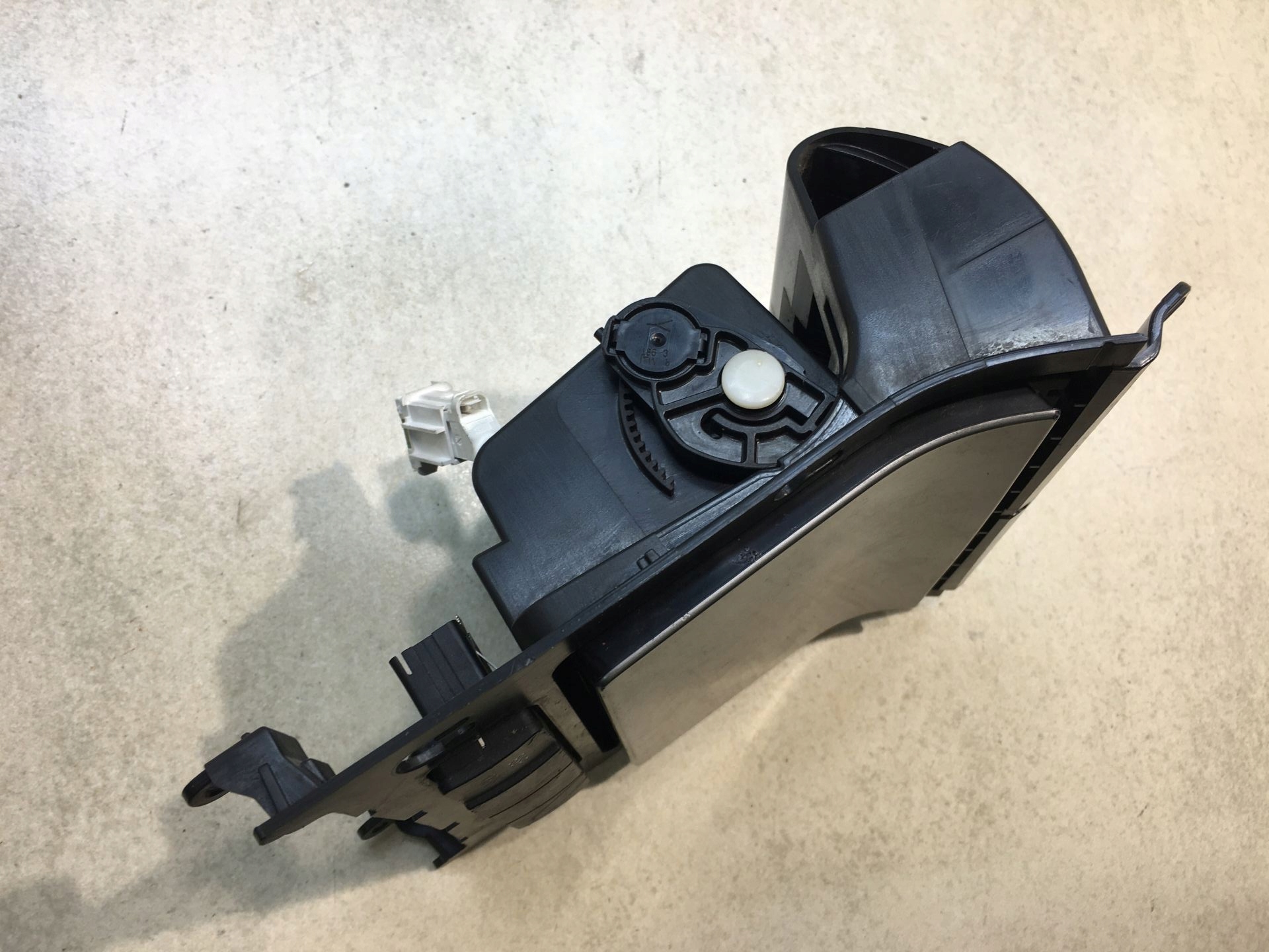 Cendrier VW GOLF V 1.6 FSI 1K0857961