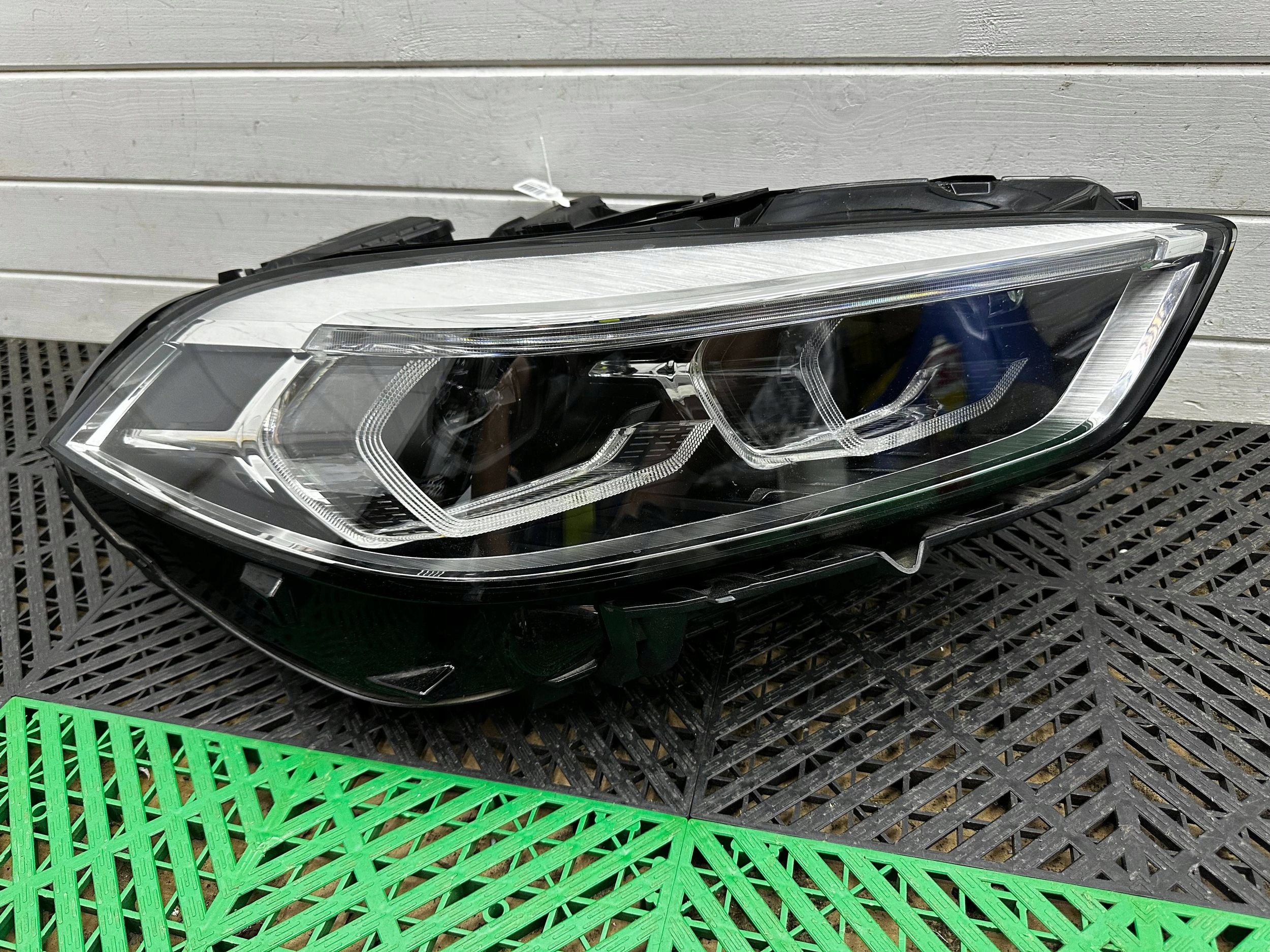 light front side right BMW 1 F40 9448100
