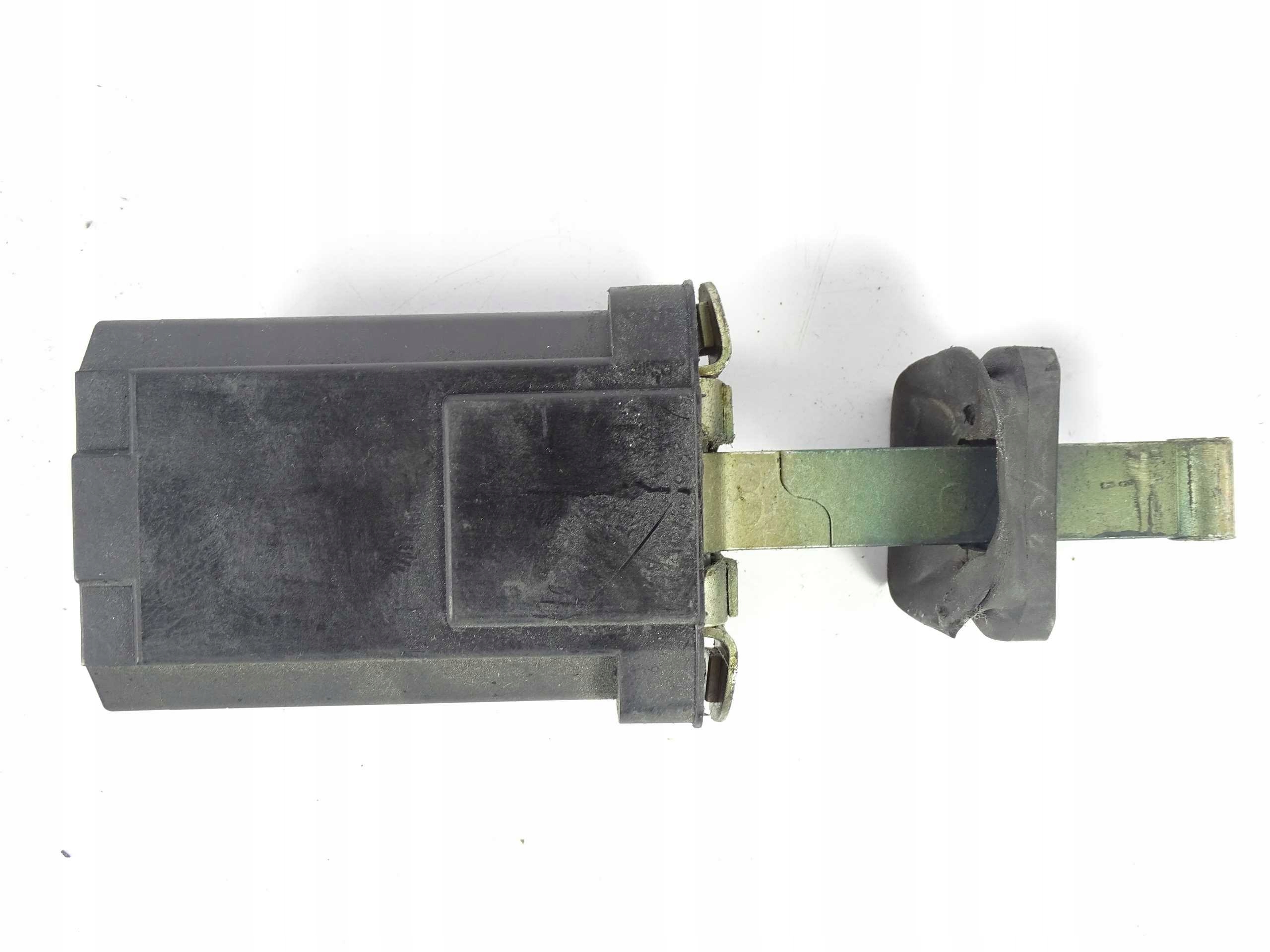 A1407200616 - Mercedes S W140 ограничитель двери передний передний