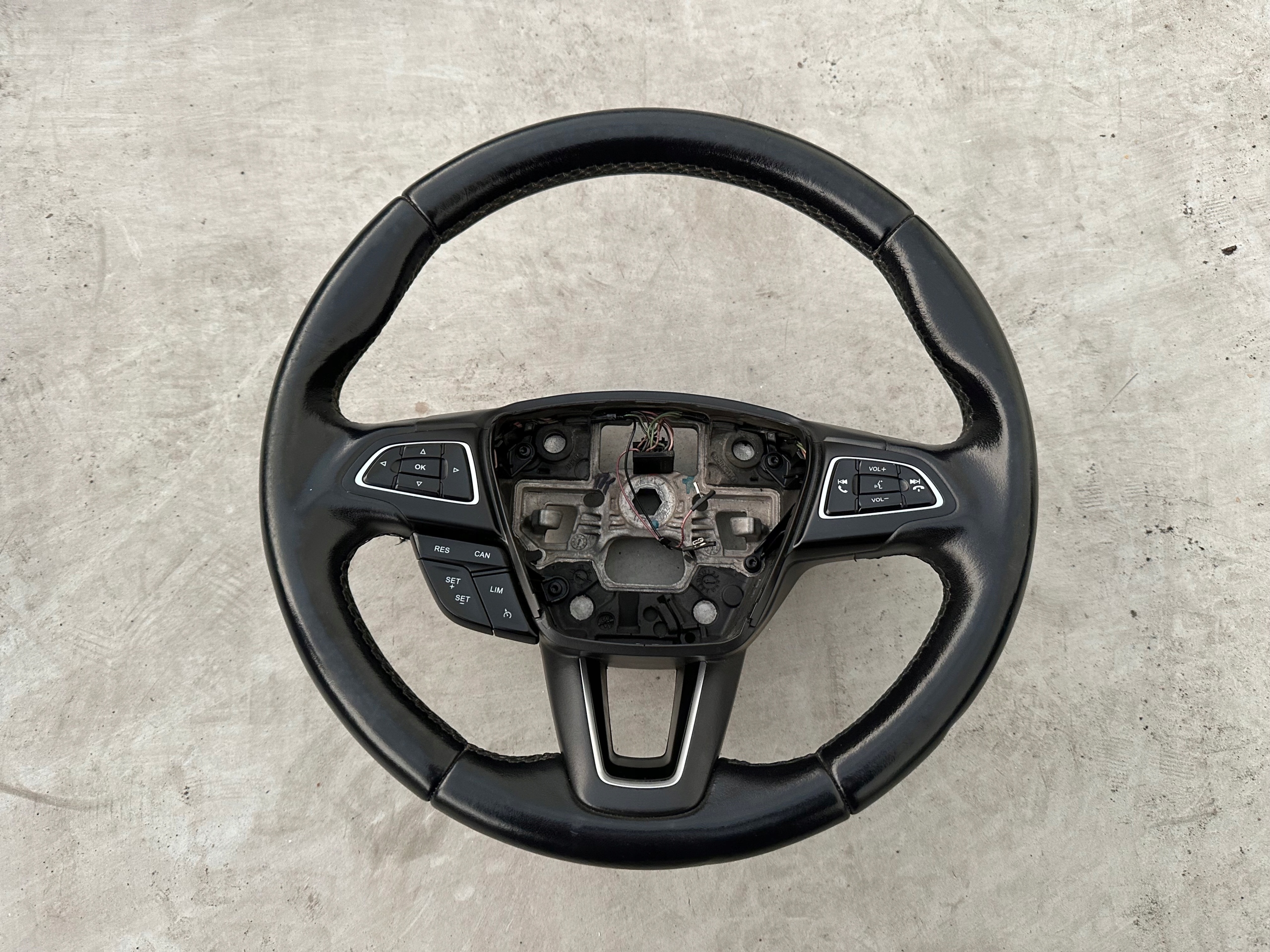 FORD FOCUS MK4 lenkrad
