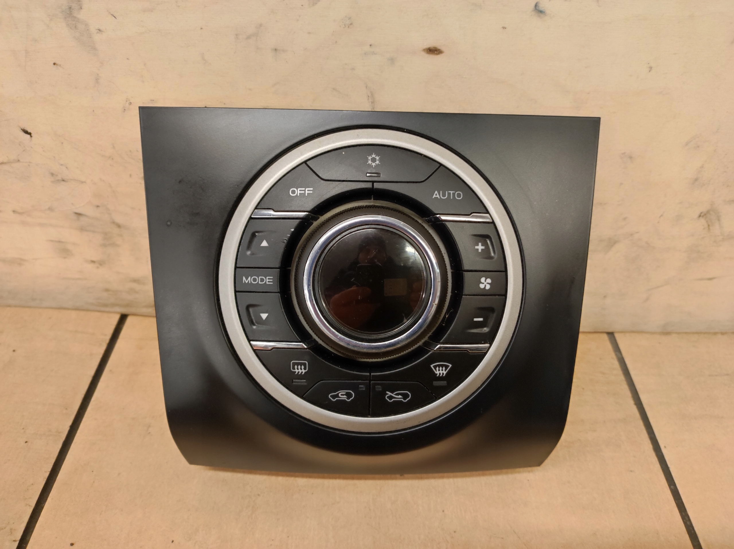 8981295485 27500-00B30 - Панель кондиционера Isuzu D Max 12-17R II 2