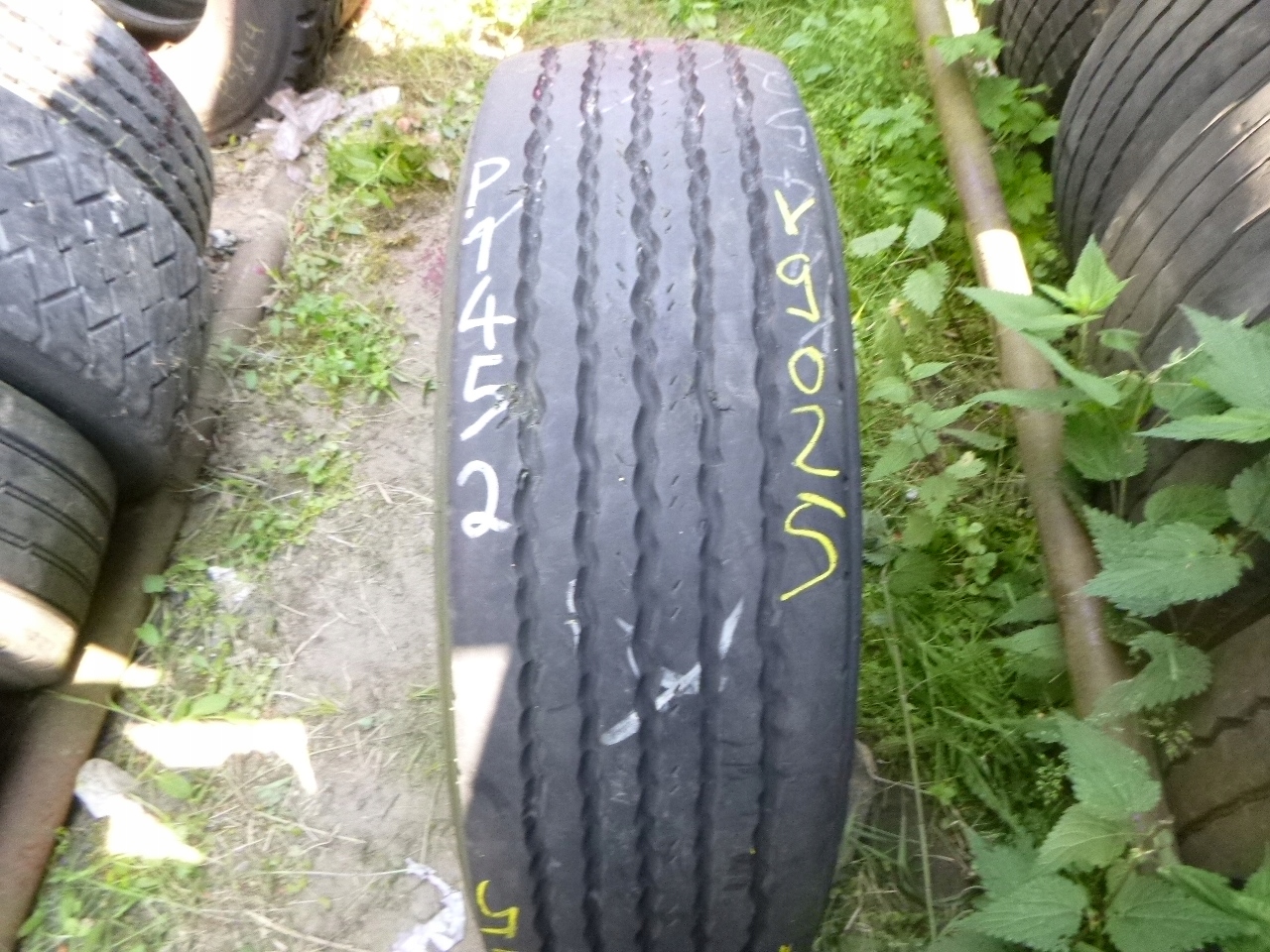245 / 70R17,5 Continental LSR передняя