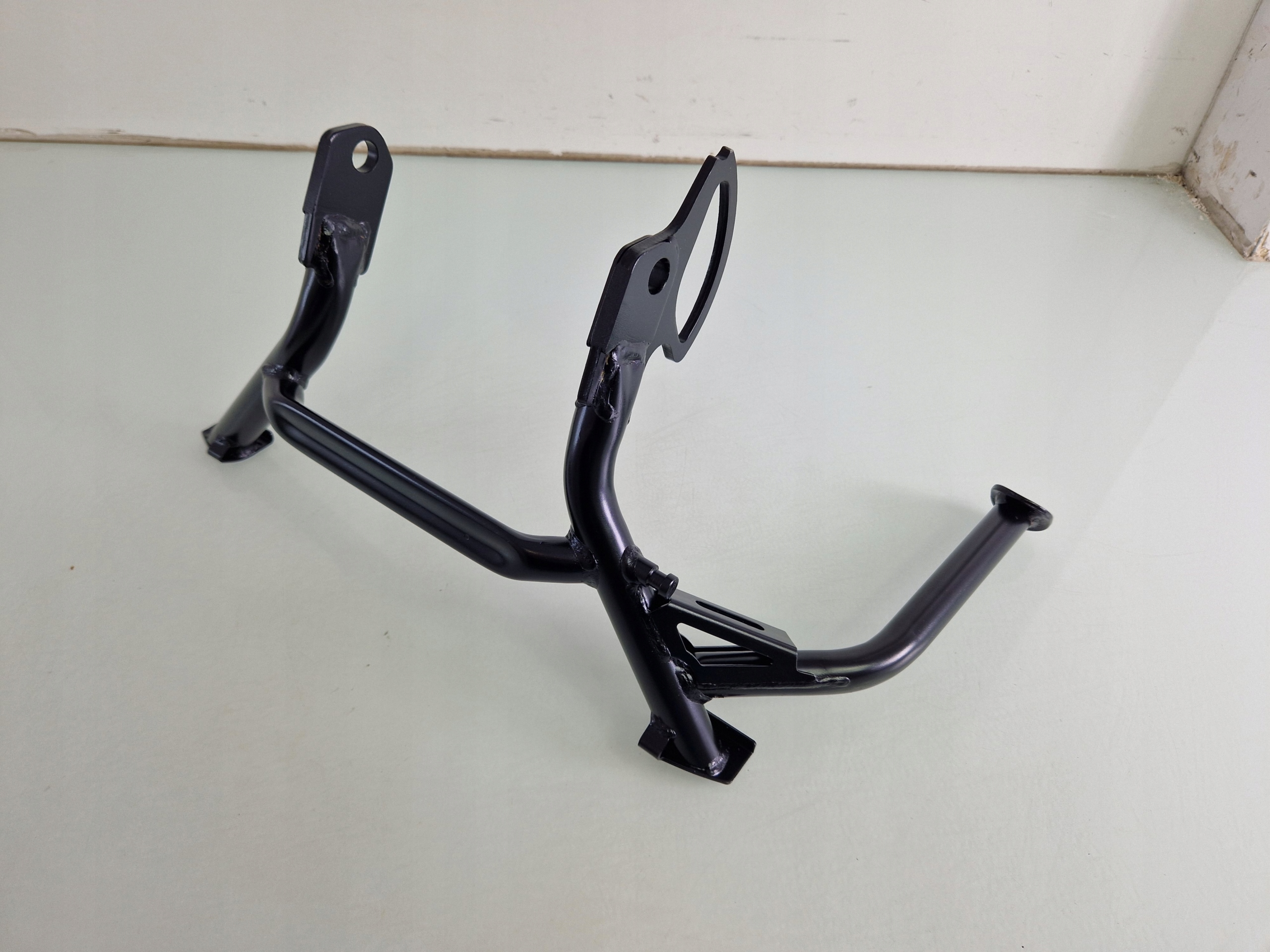 BC3-27111-00 - H725 YAMAHA T-MAX 530 центральная подножка OE 17-20