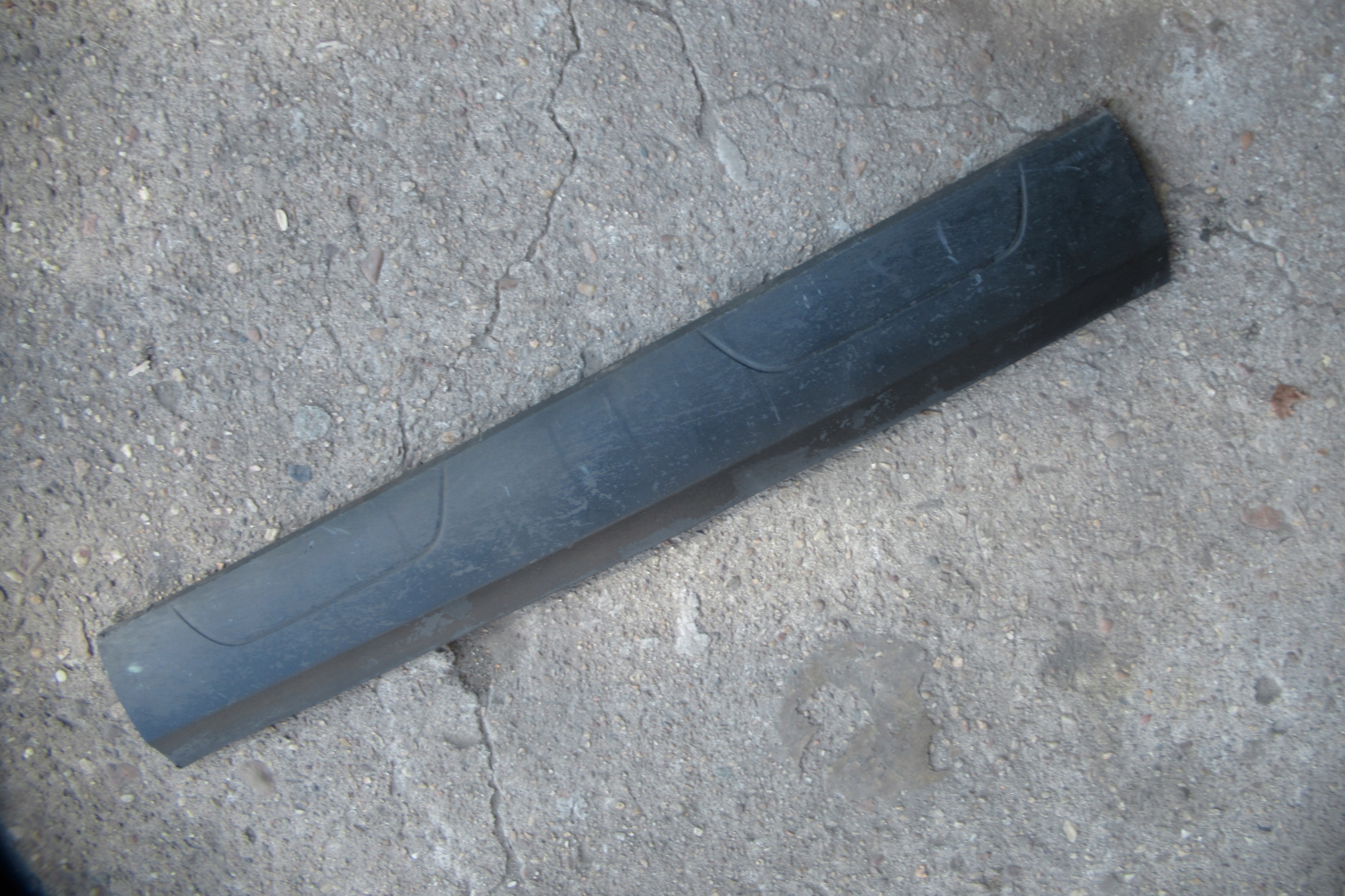 AUDI Q3 11R moulding door right front 8U0853960D